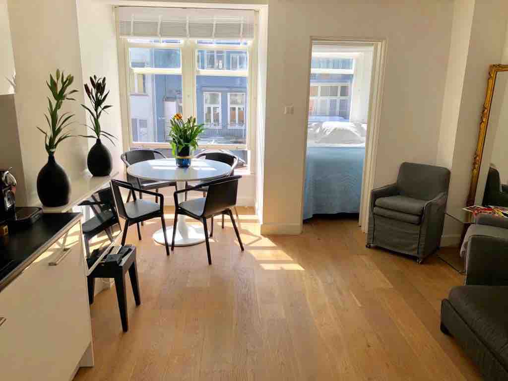 City Centre apartment corner Reguliersgracht — Amsterdam stay