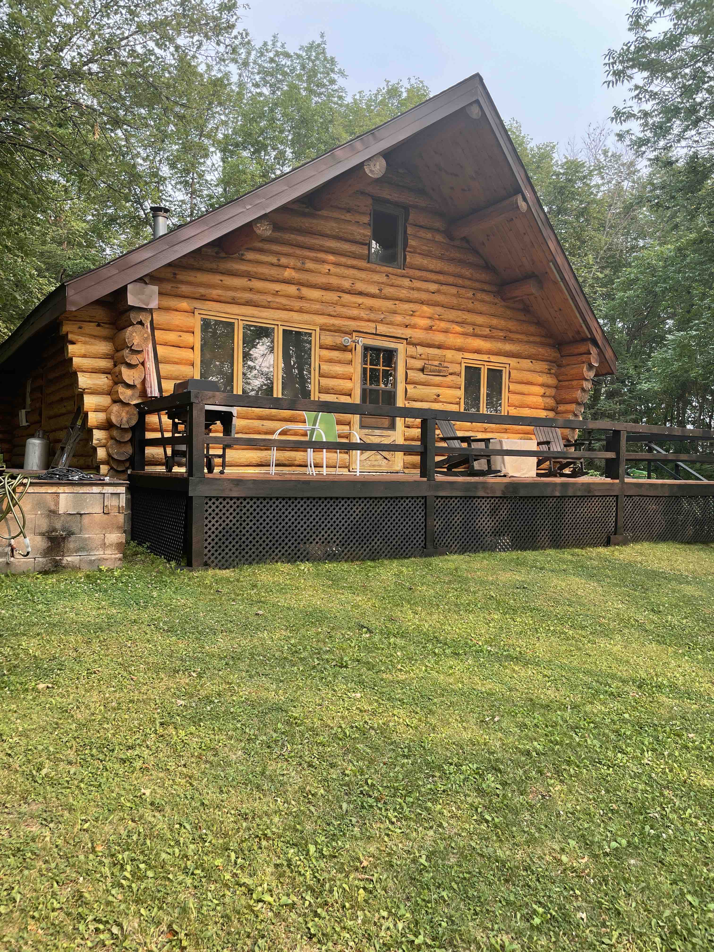 Hand built log cabin on Farm Island Lake Cabins for Rent in Aitkin