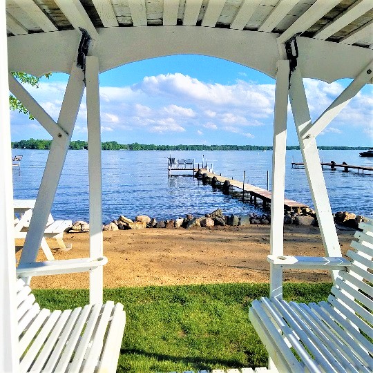 Modern / Spacious Unity Log Cabin on Bass Lake Cabins for Rent in