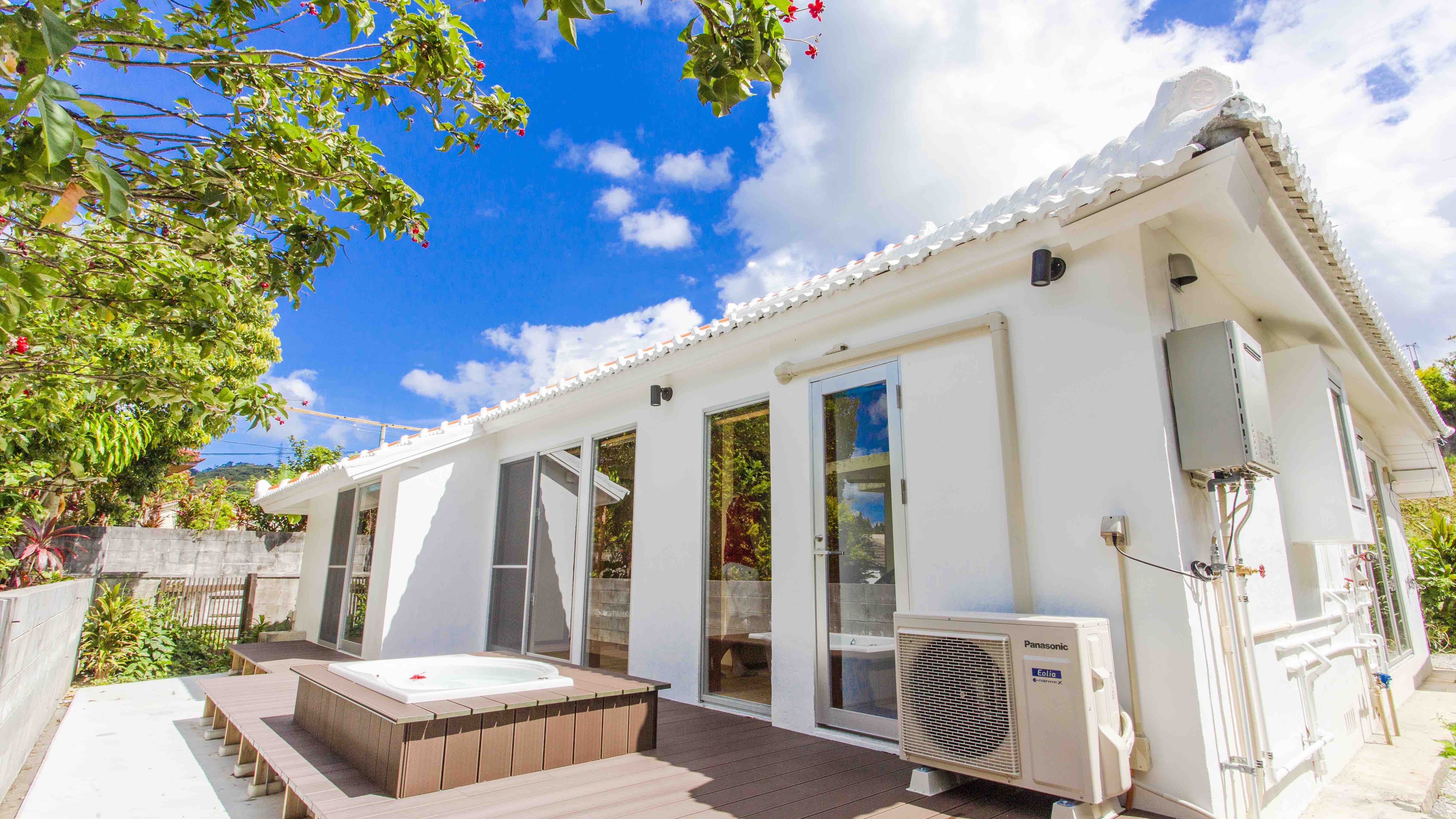 沖縄 古民家 平屋建て 海 空 緑 自然を感じる家 Huts For Rent In Nago Shi Okinawa Ken Japan 沖縄 古民家 平屋建て 海 空 緑 自然を感じる家 Huts For Rent In Nago Shi Okinawa Ken Japan