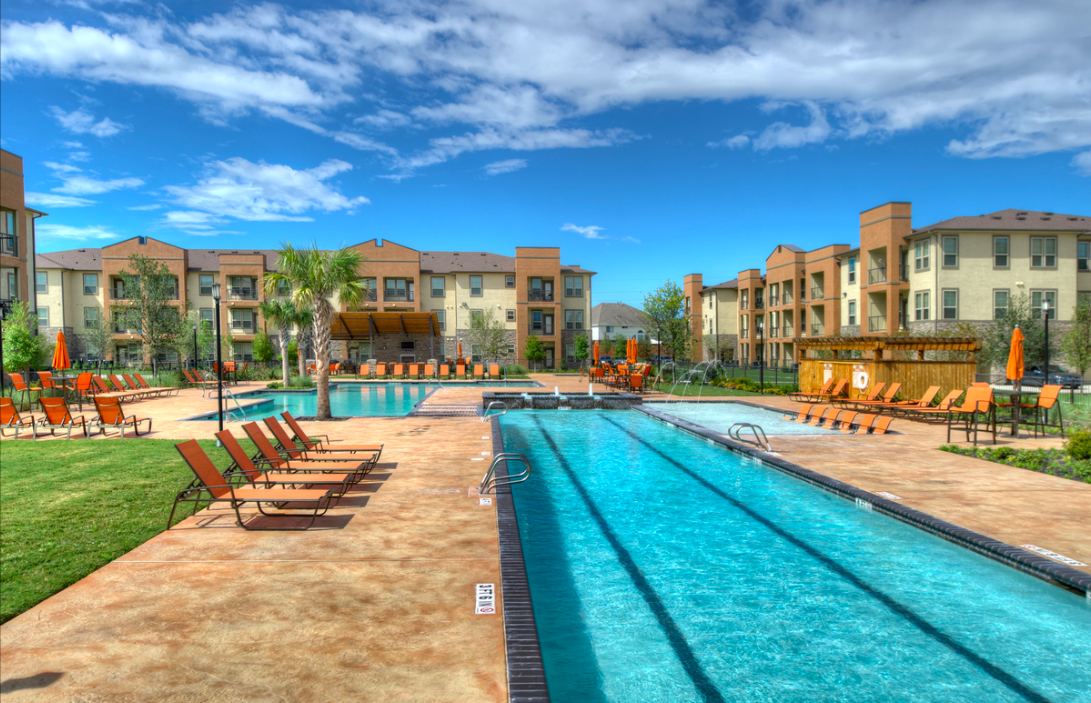 Pearland Home with Convenience & Comfort In Mind Apartments for Rent