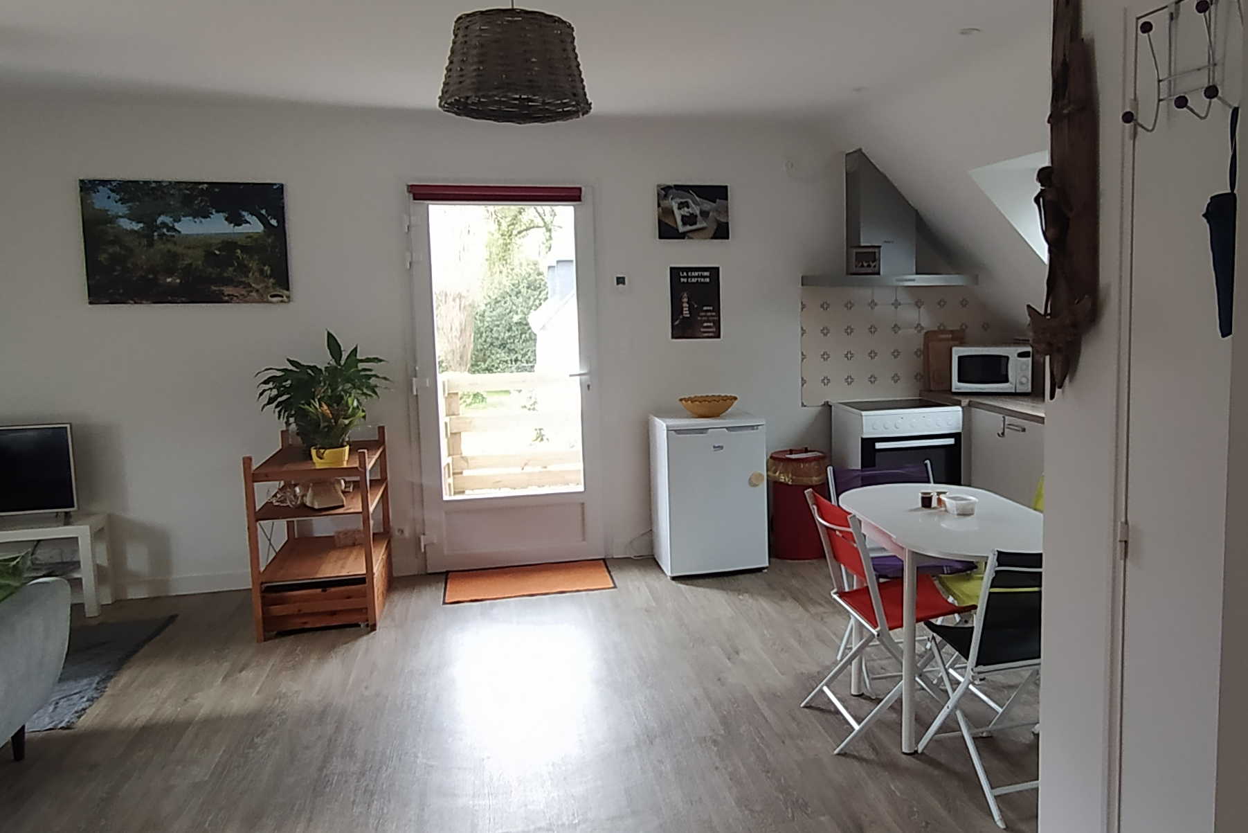 Big apartment, house floor, shared garden
