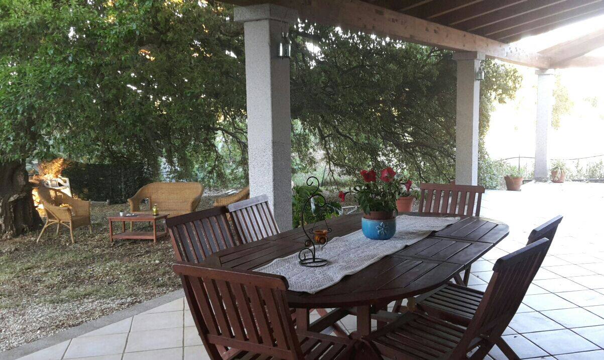 House surrounded by greenery 1.5 km from the sea