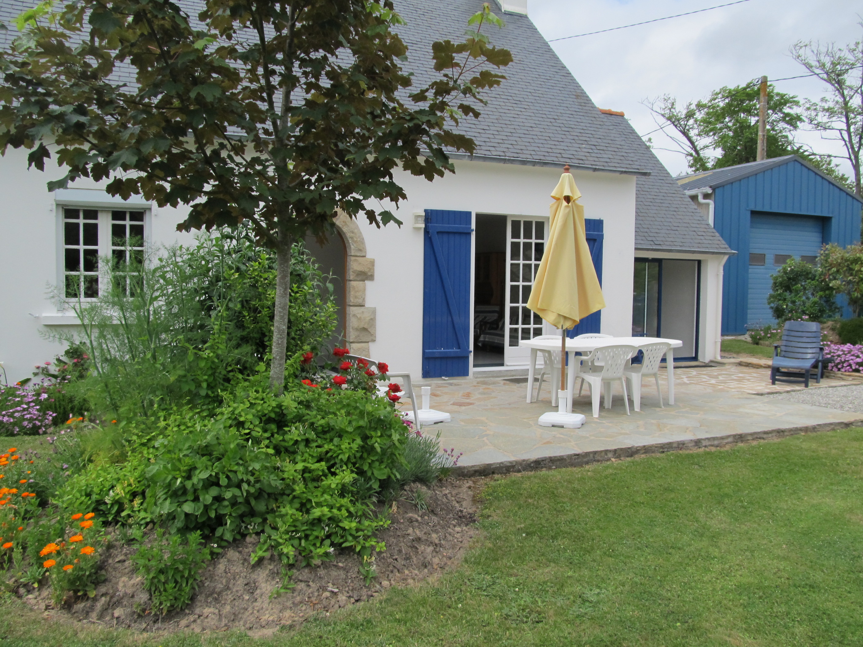 Quiet little house close to the sea