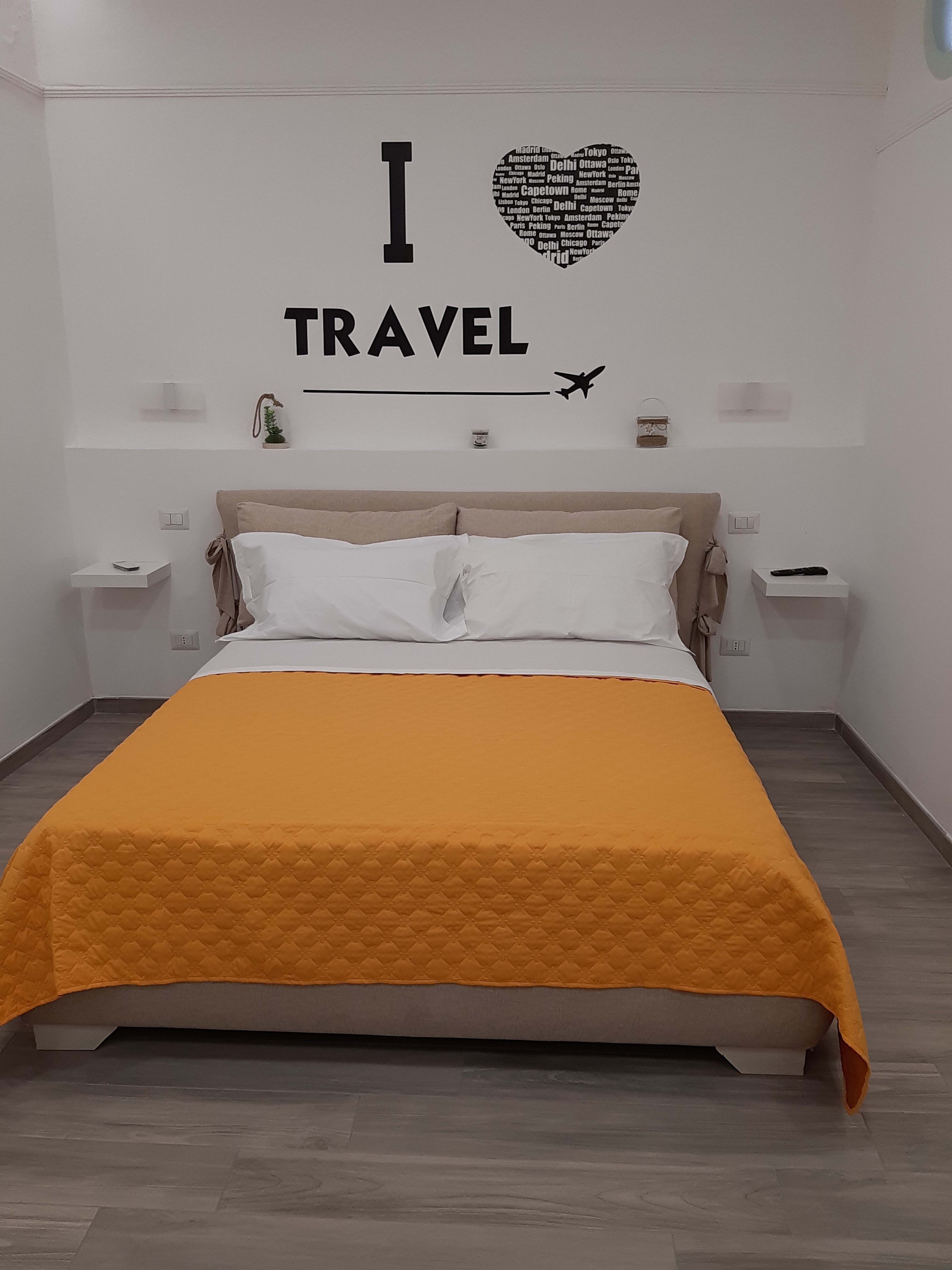 Travel Home Pompei ~ Middle Room ~