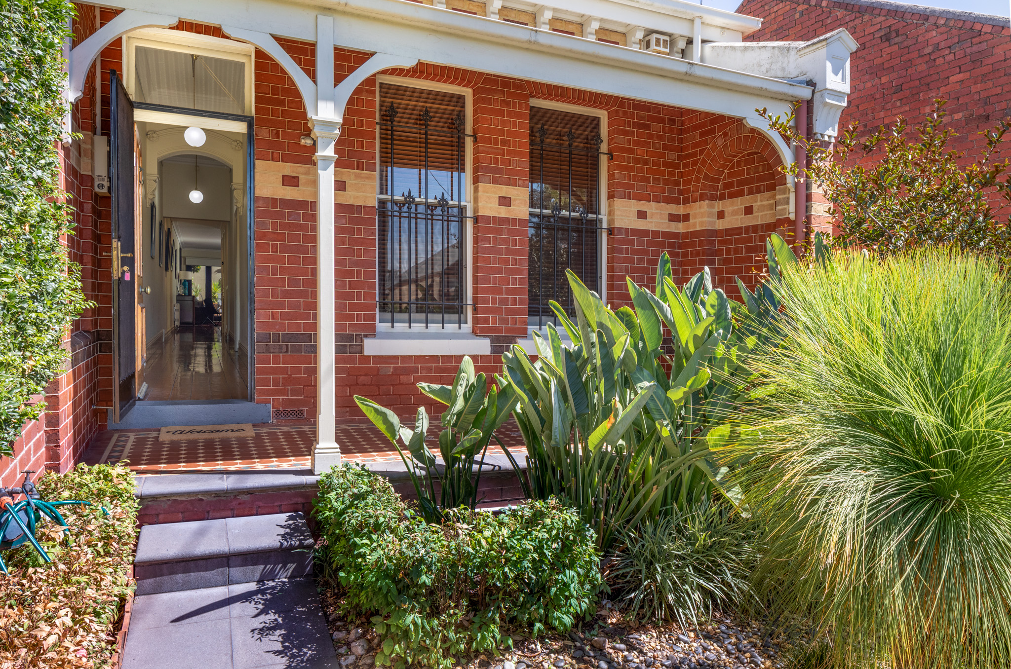 St Kilda Beach 4 Bedrm Modern Home Houses For Rent In St Kilda