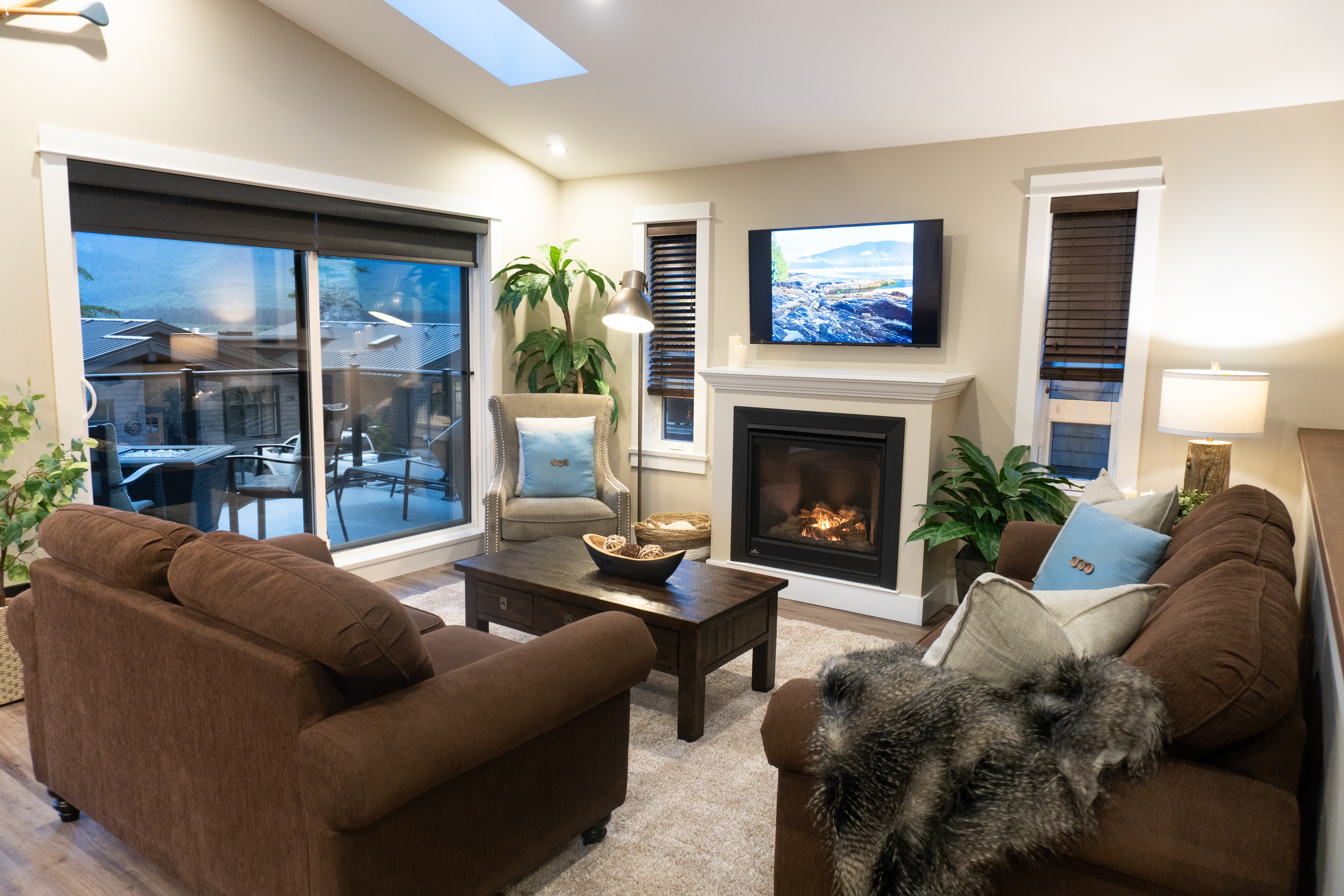 Shore 2 Please - 3 bdrm, 2 kitchen with ocean view