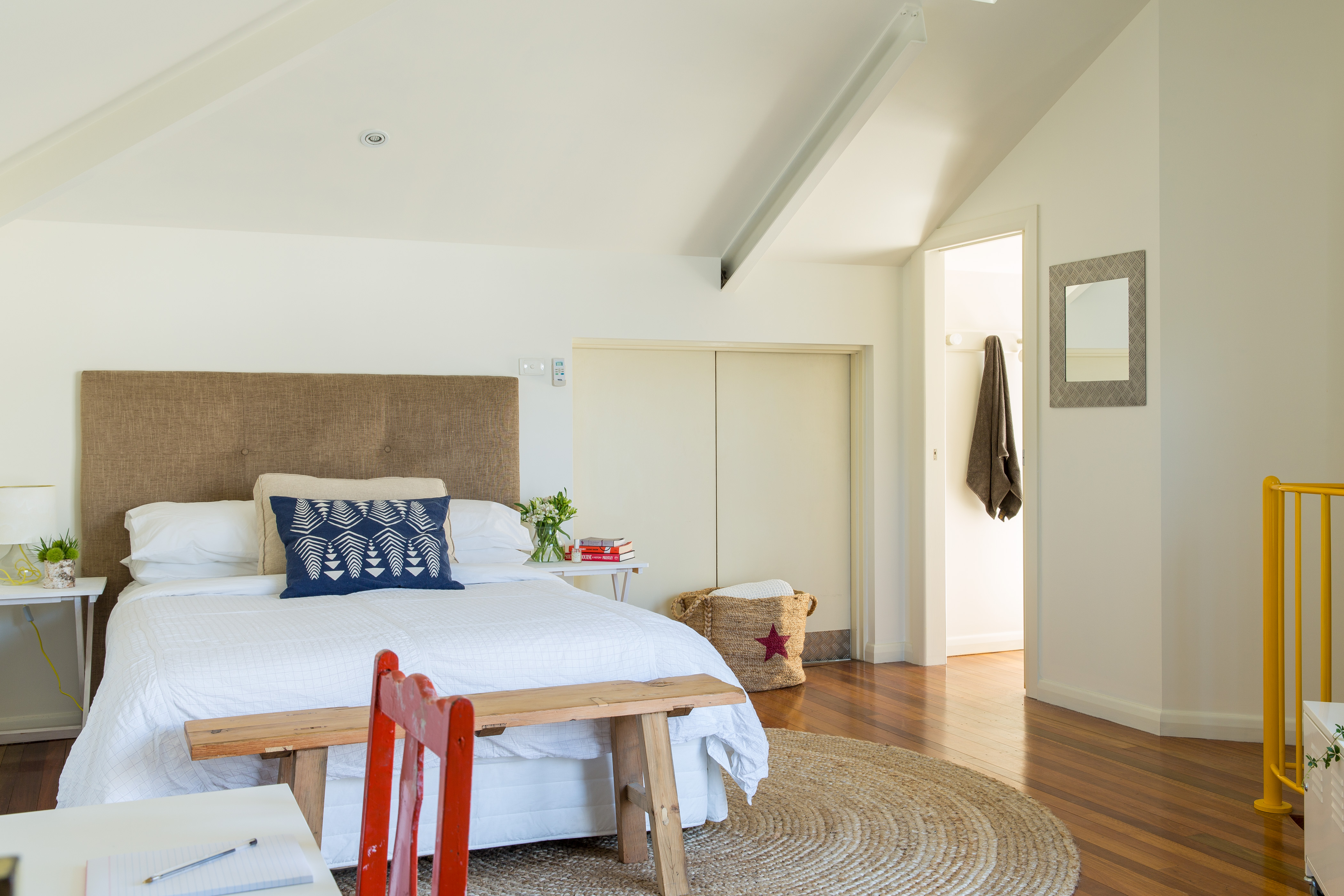 Laneway Loft - Boutique styling in a gem location