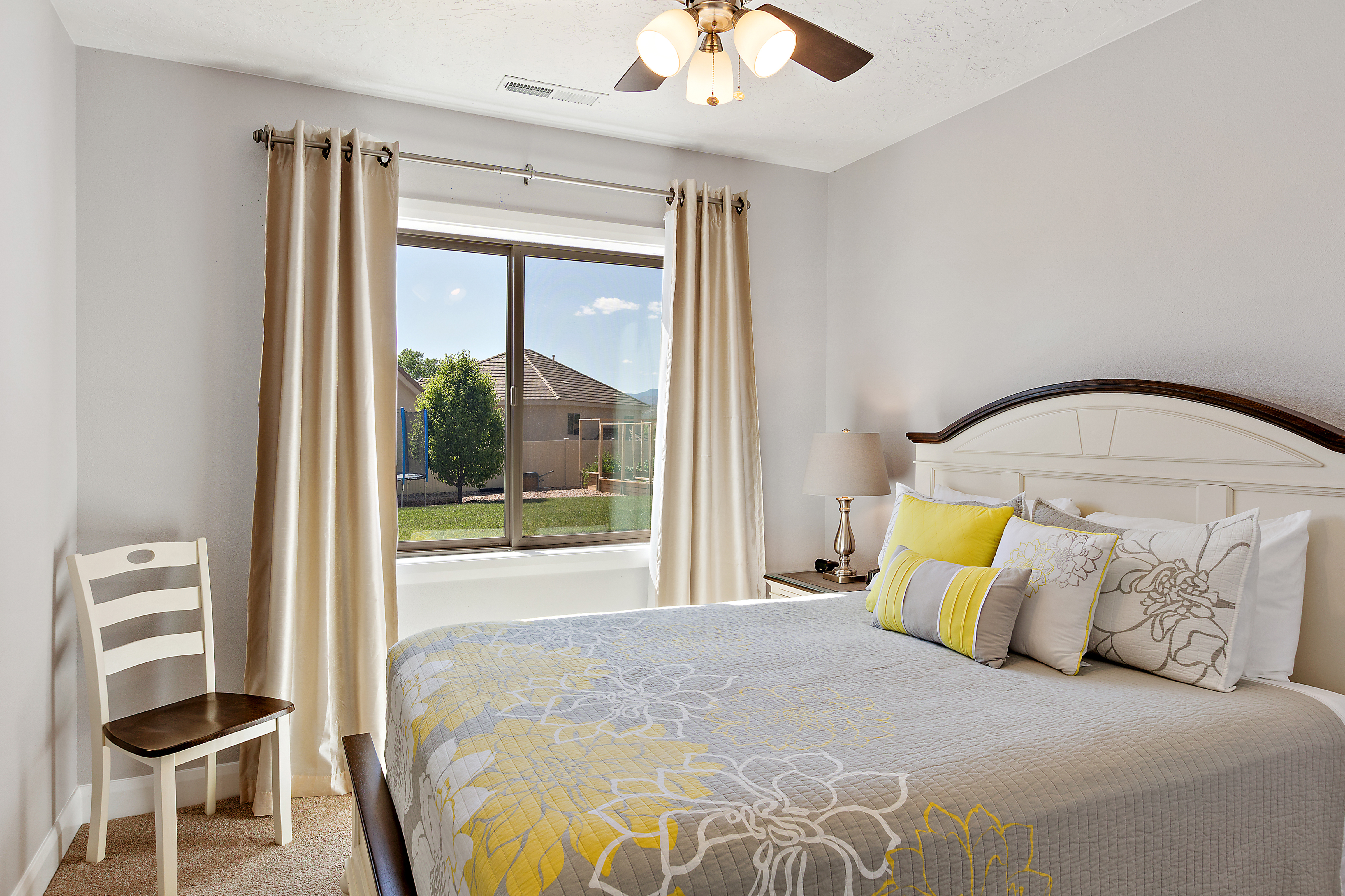 *ESCAPE TO ZION* Clean and Comfortable **Hot Tub**