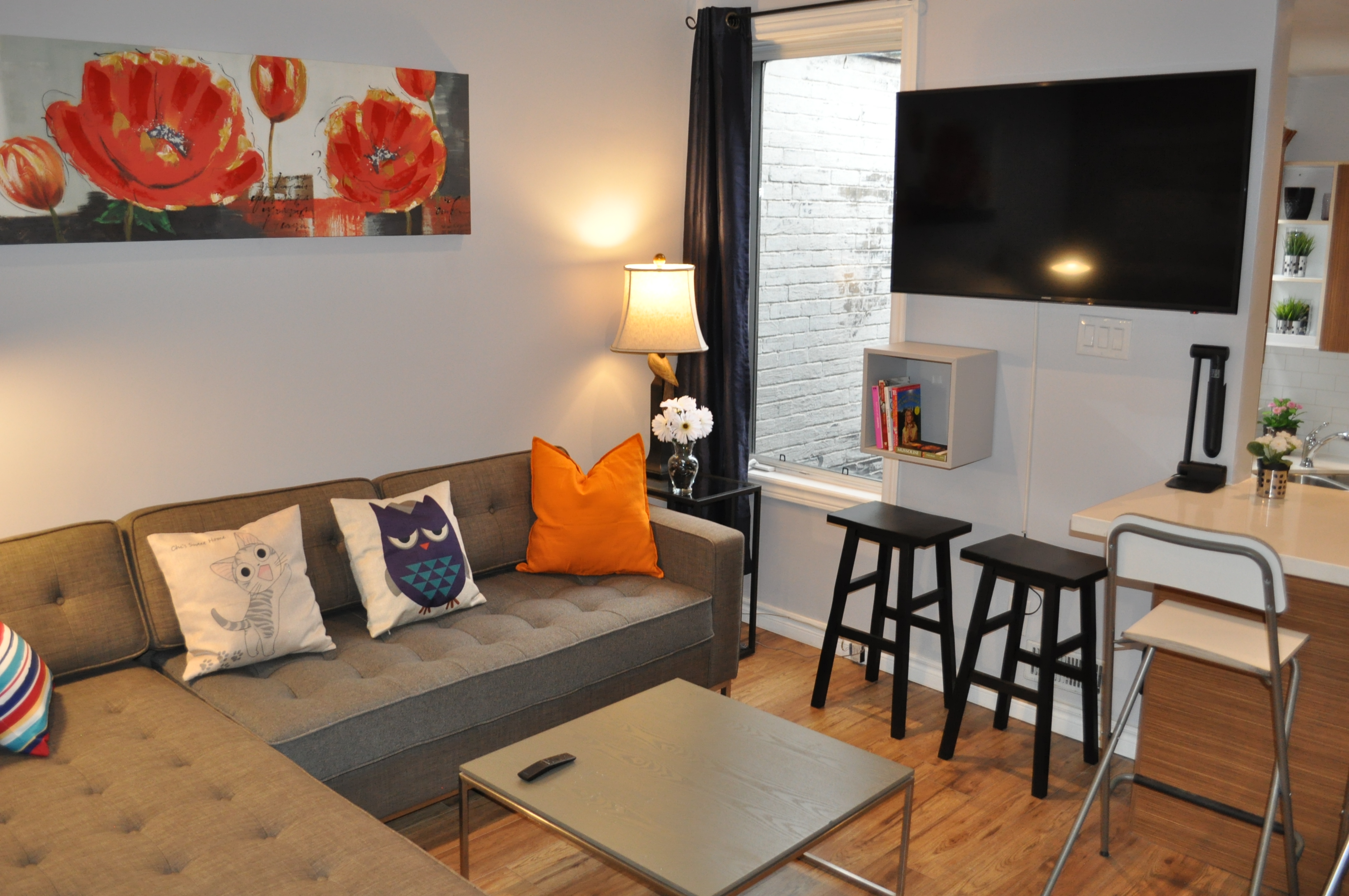 Spacious 3 bedrooms Heart of Downtown.