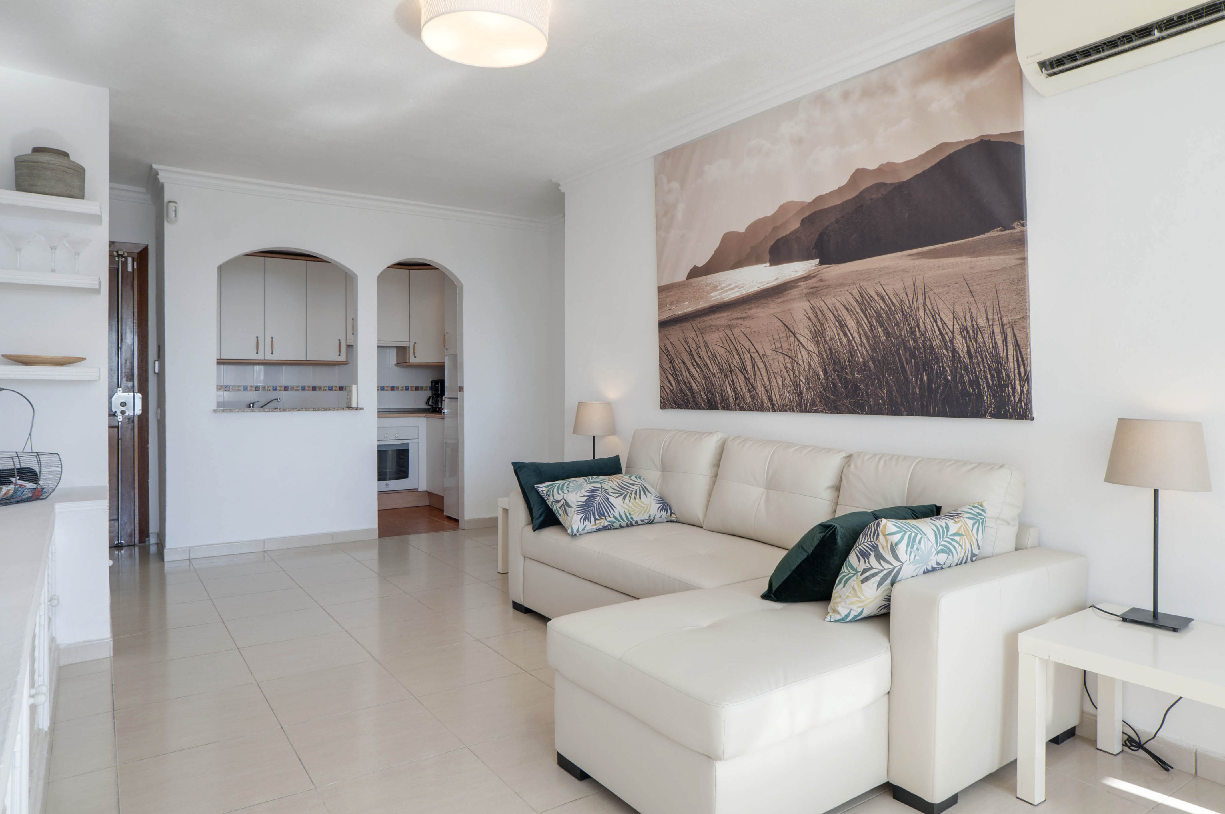 LA CARIHUELAIMPECABLE CON VISTAS DIRECTAS AL MAR Flats for Rent in