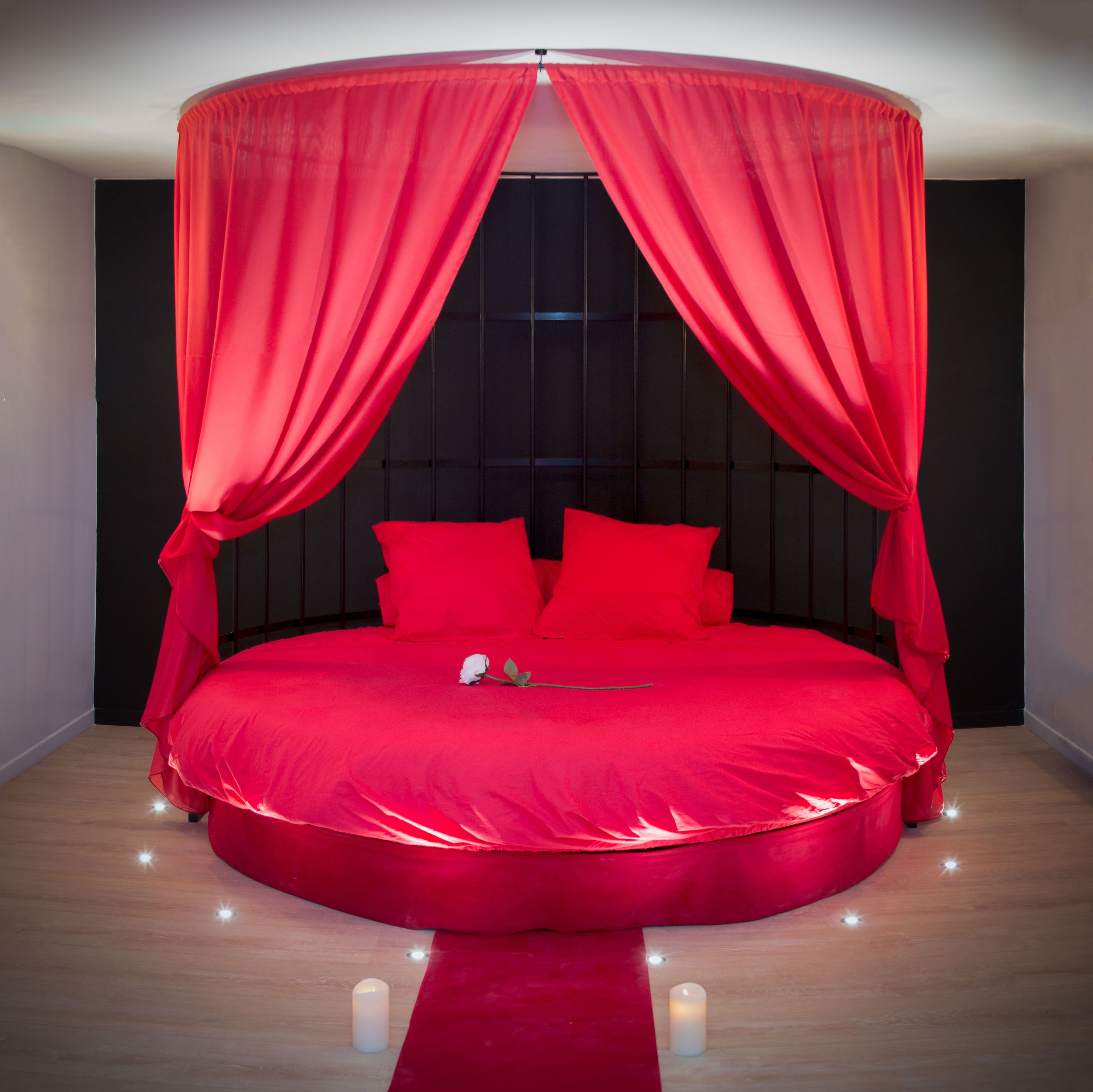 LOVEROOM * loft avec jacuzzi privatif * king size