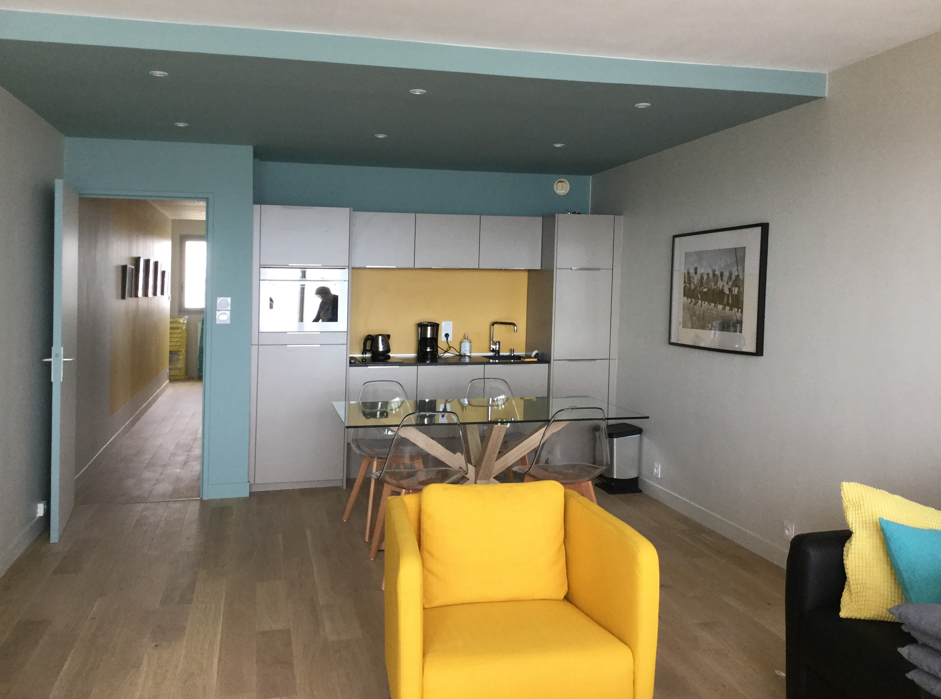 In Concarneau, facing the sea