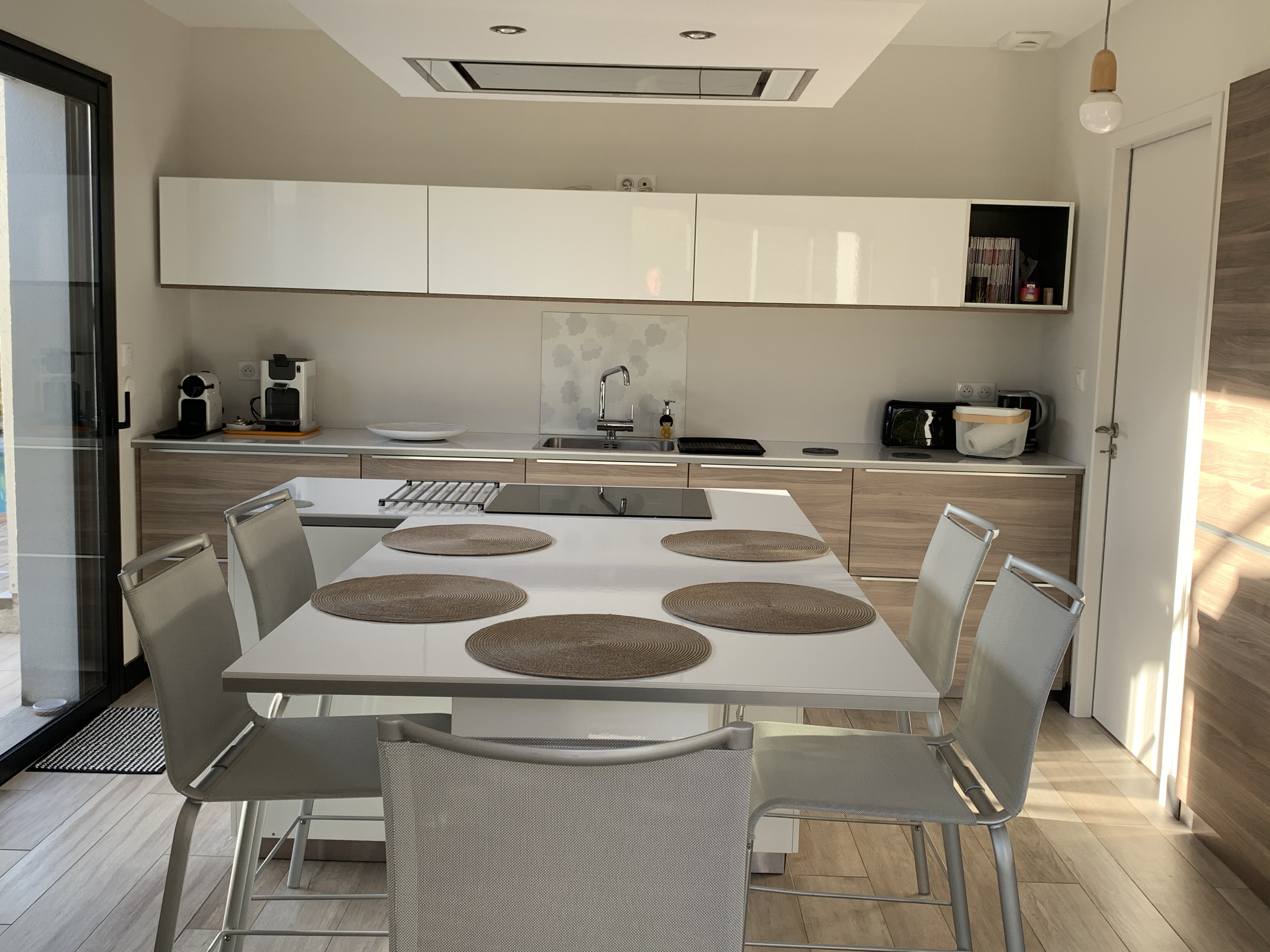 92m2 200m from the Market, quiet