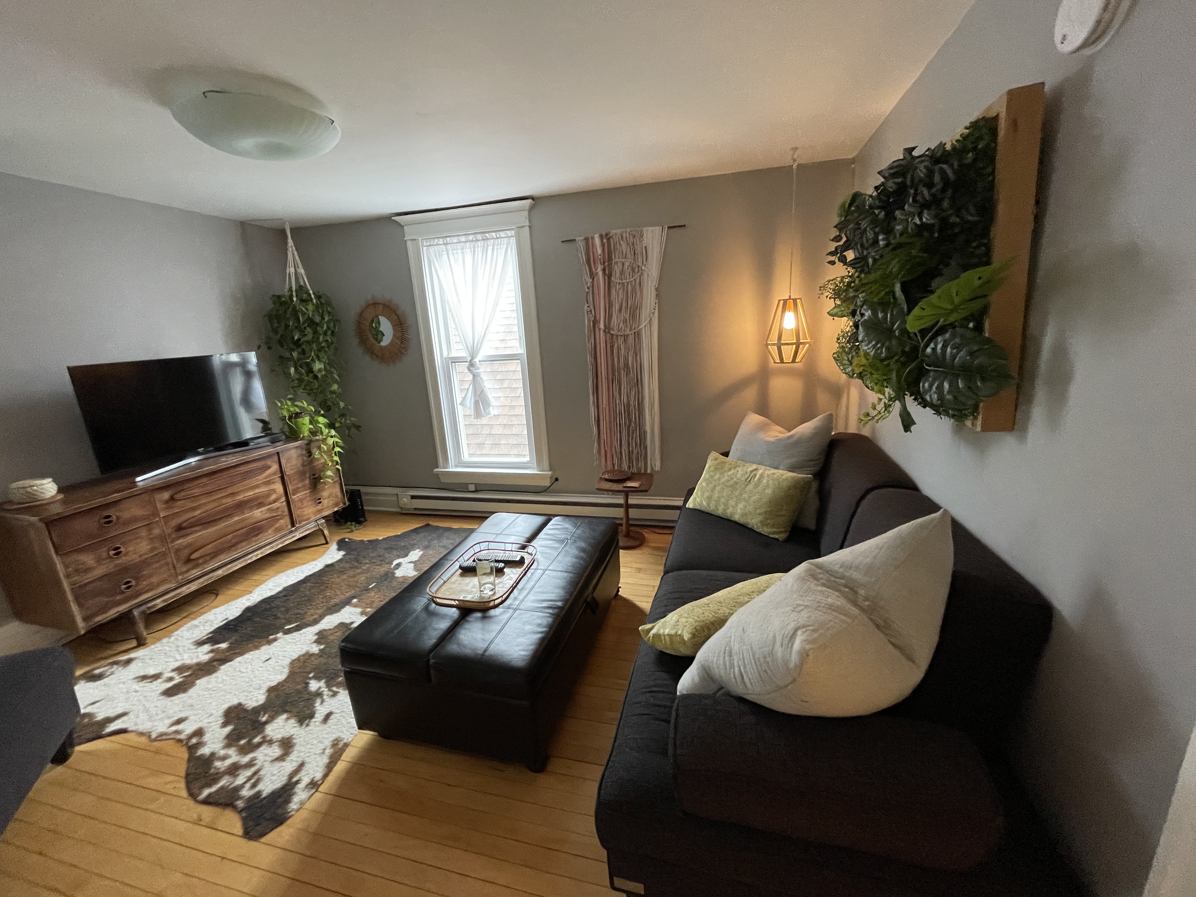 Bright, Cheery Logan Square Getaway in Logan Square, Chicago