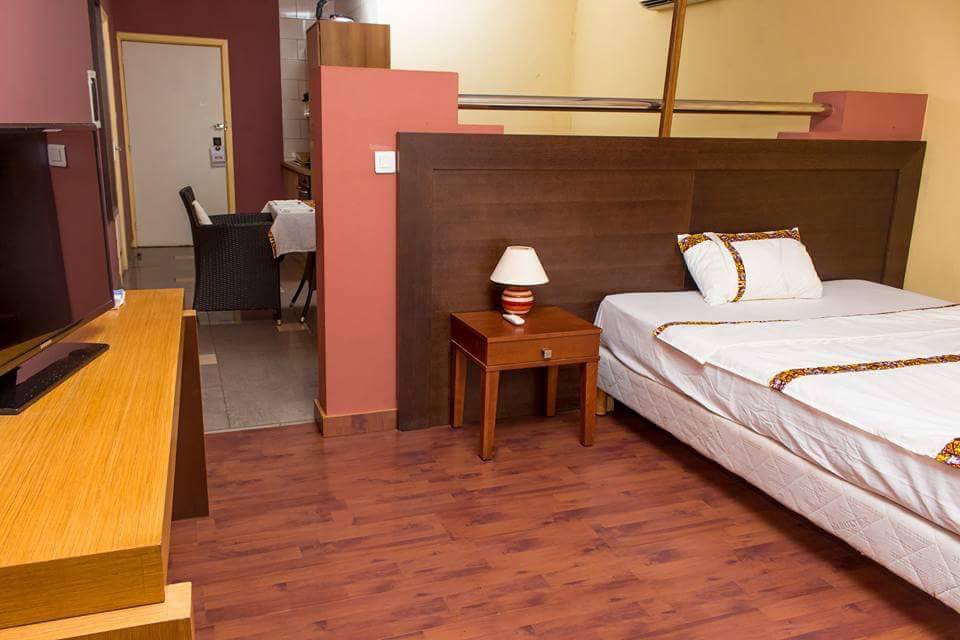feel home! (Aci 2000) n1