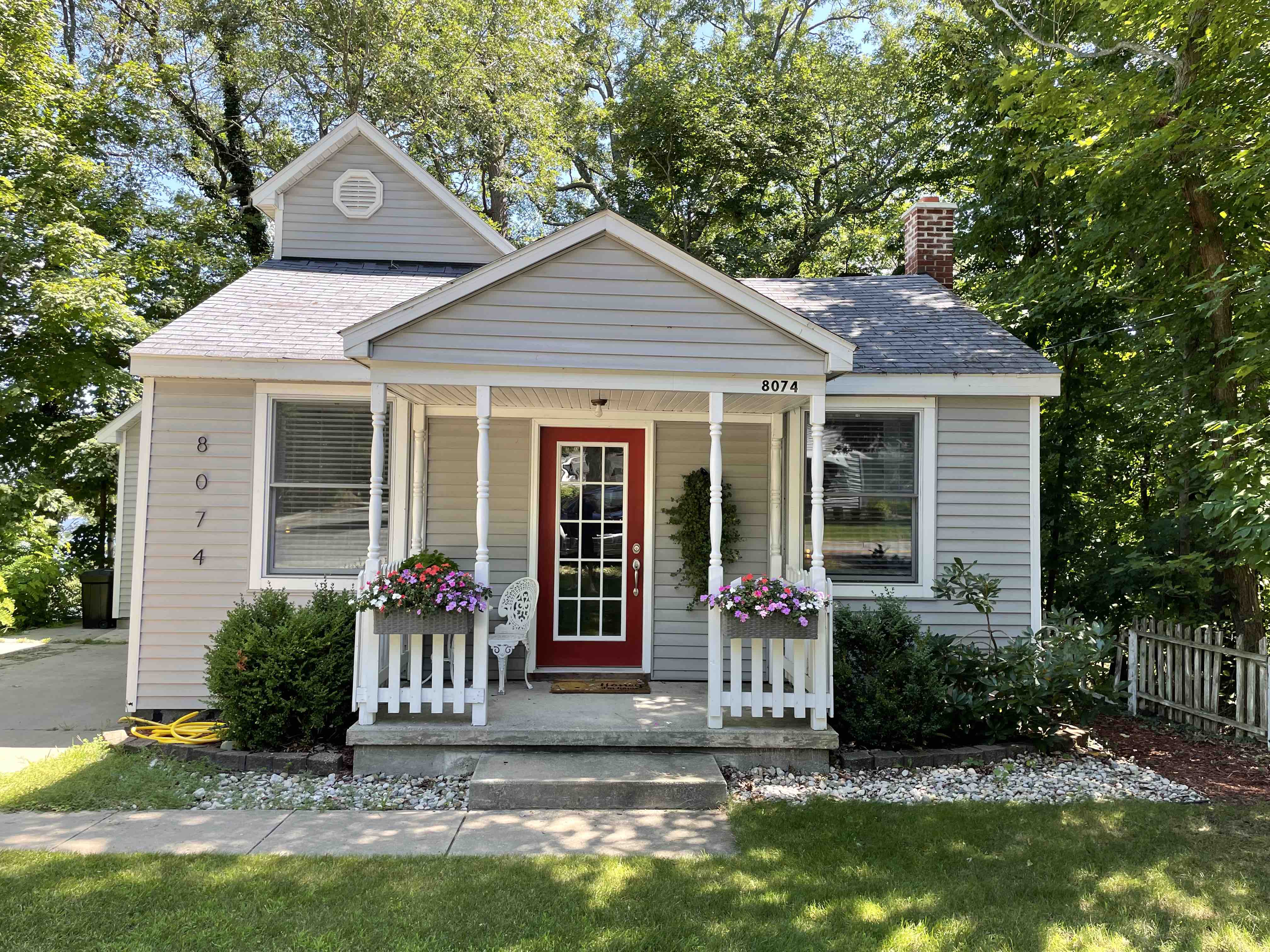 Old Channel Trail Cottage Houses for Rent in Montague, Michigan