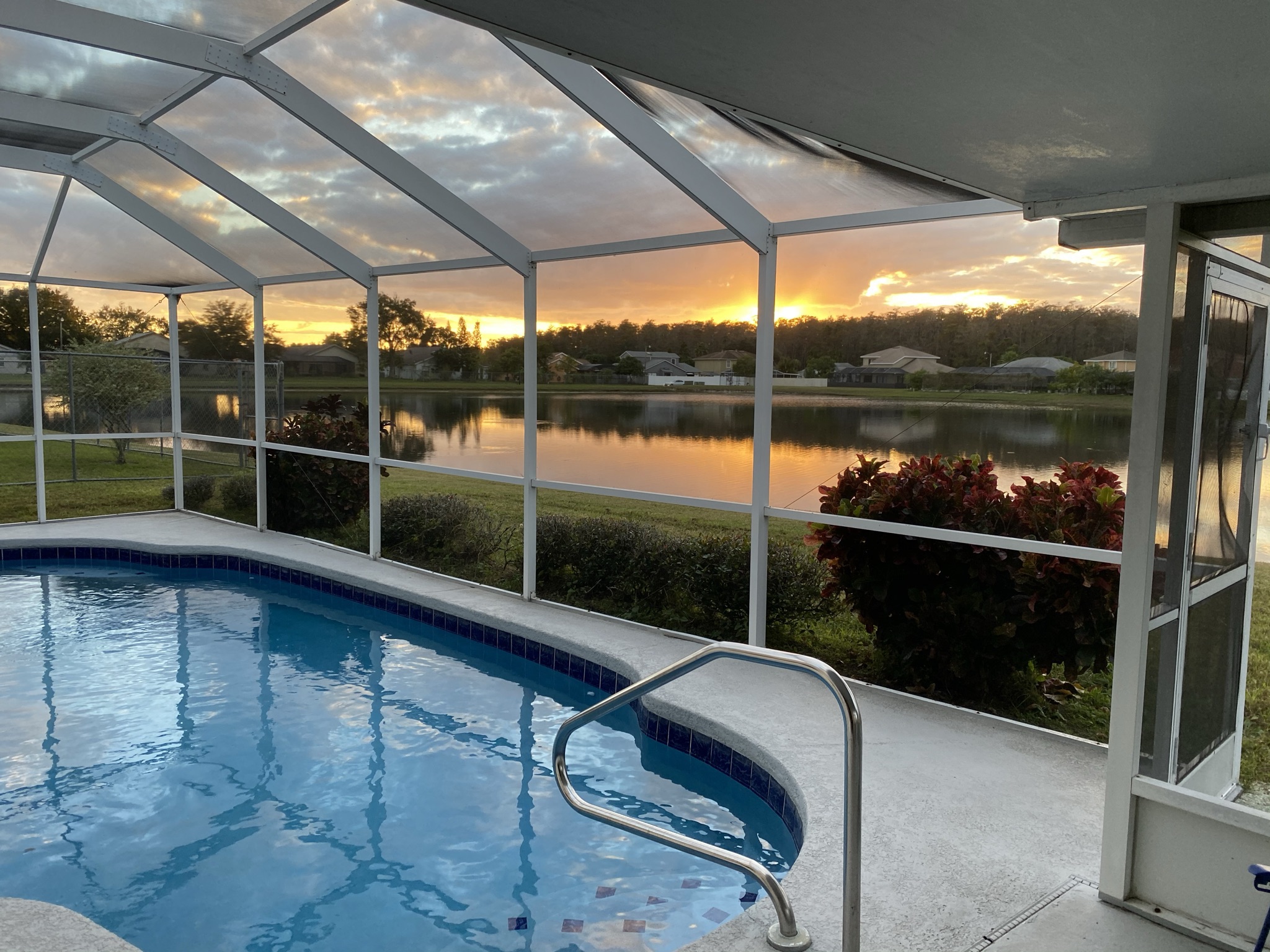 Beautiful private home with pool and lake Houses for Rent in