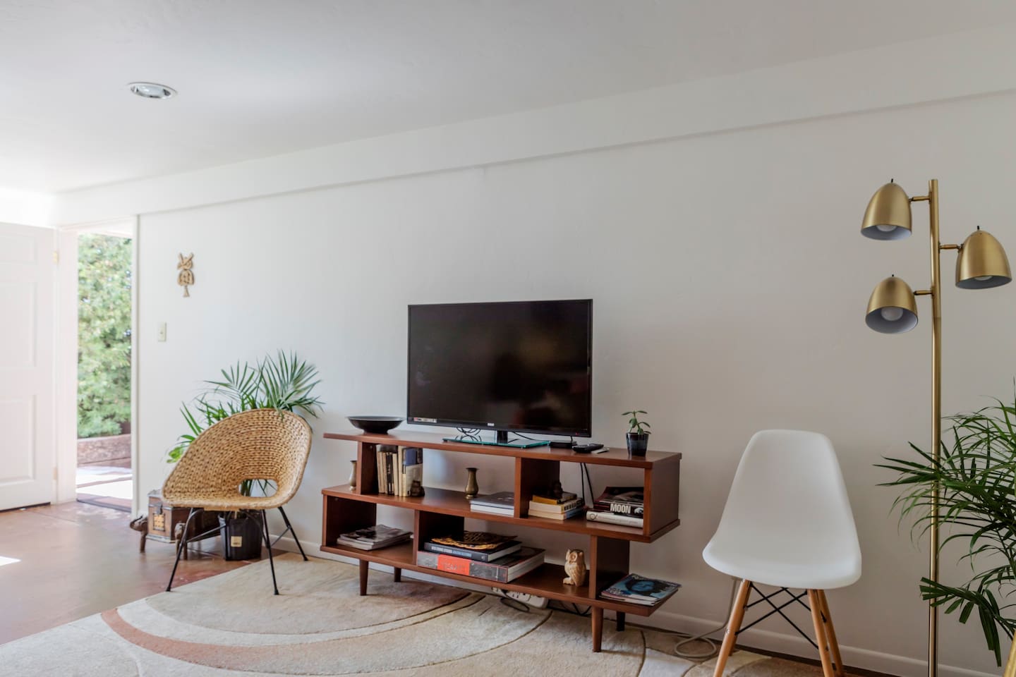 Walkable Location + Parking | AC & Washer/Dryer in Echo Park, Los Angeles