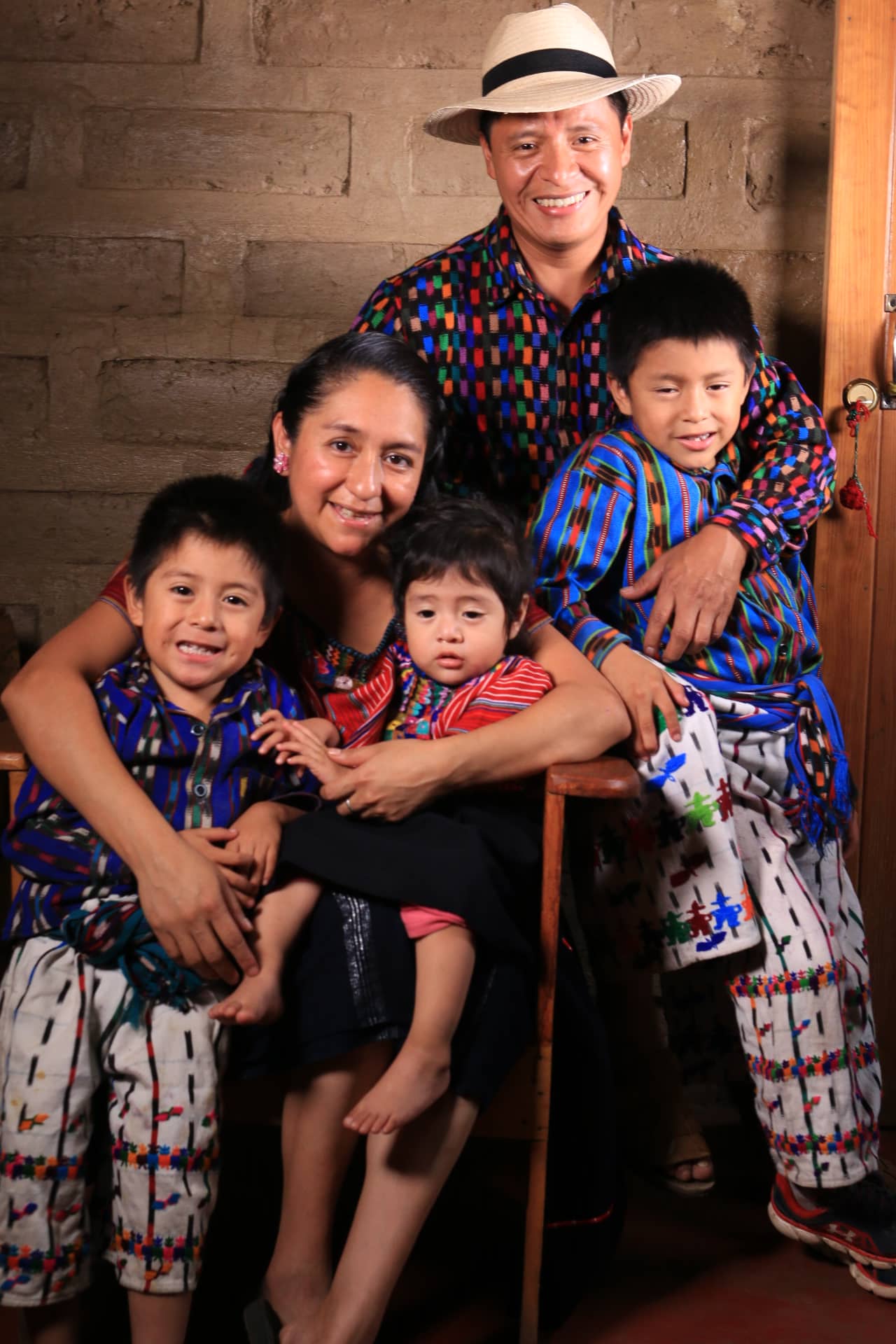 Private room wth local Mayan family