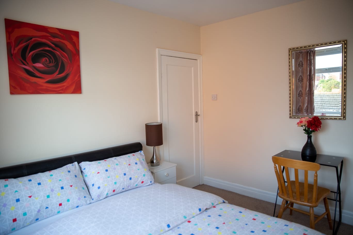 Luxurious King bedroom in a self contained flat