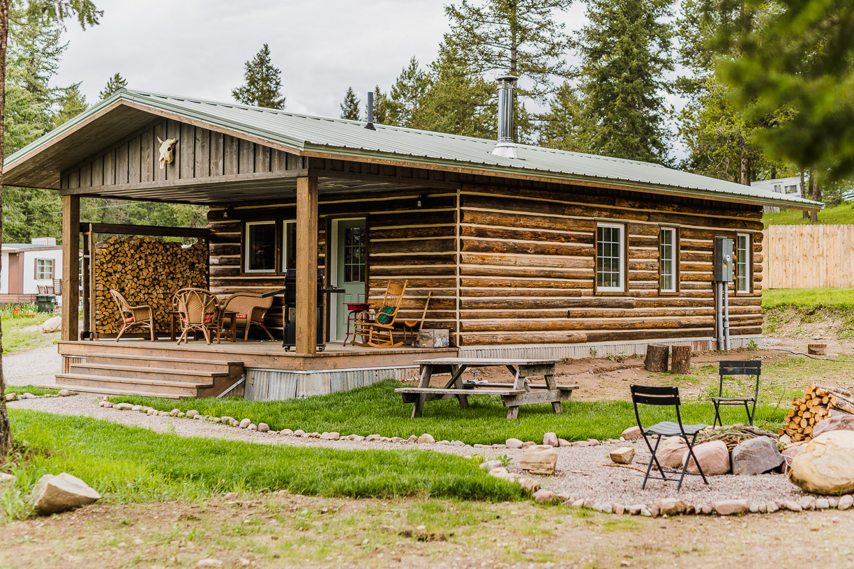 Blackfoot Cabin 9 miles to Glacier National Park Cabins for Rent in