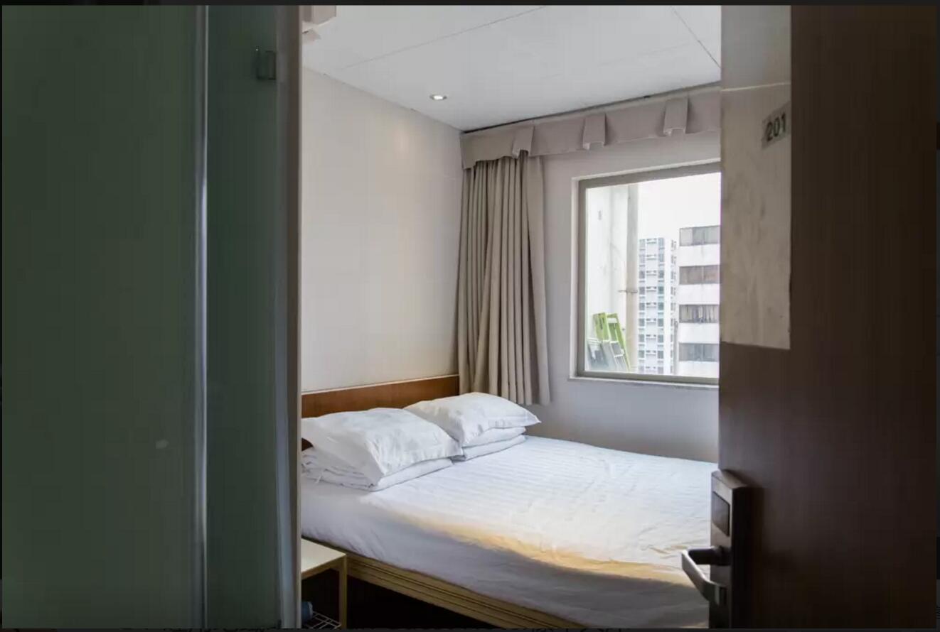 B9-旺角站標準大床房/独立卫浴/有窗 Kammun Guest House