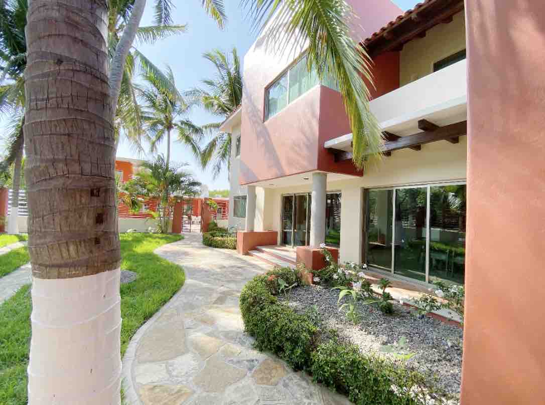 Beautiful Home in Punta Perula, Jalisco Casas en renta en Jalisco