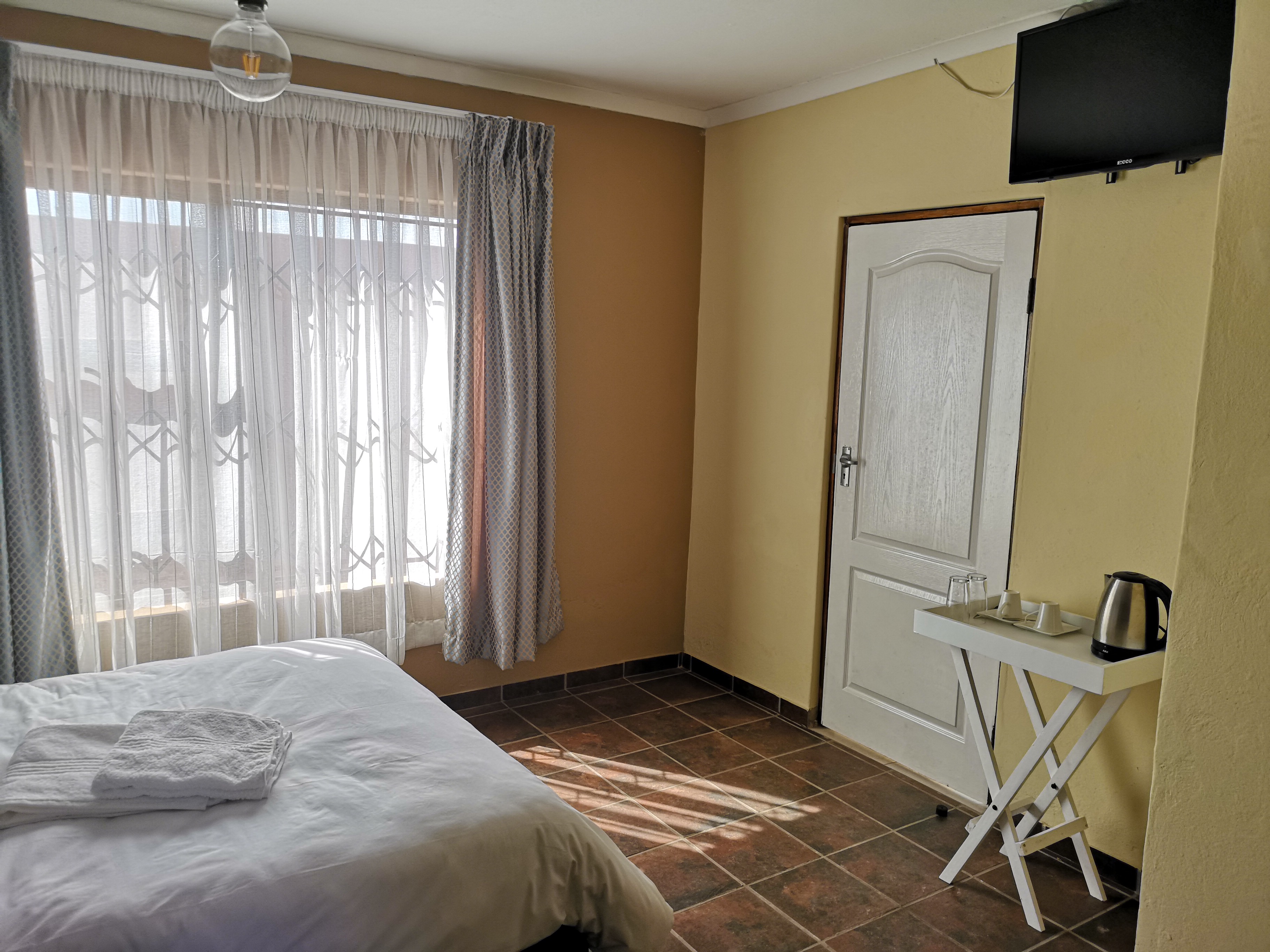 Beverly Hills Inn (Exclusive Hotels for Rent in Evaton