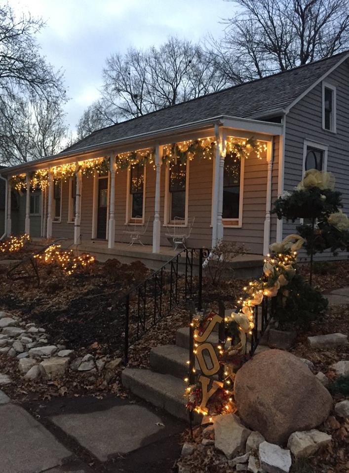 The Strawtown Cottage in downtown Pella Cottages for Rent in Pella