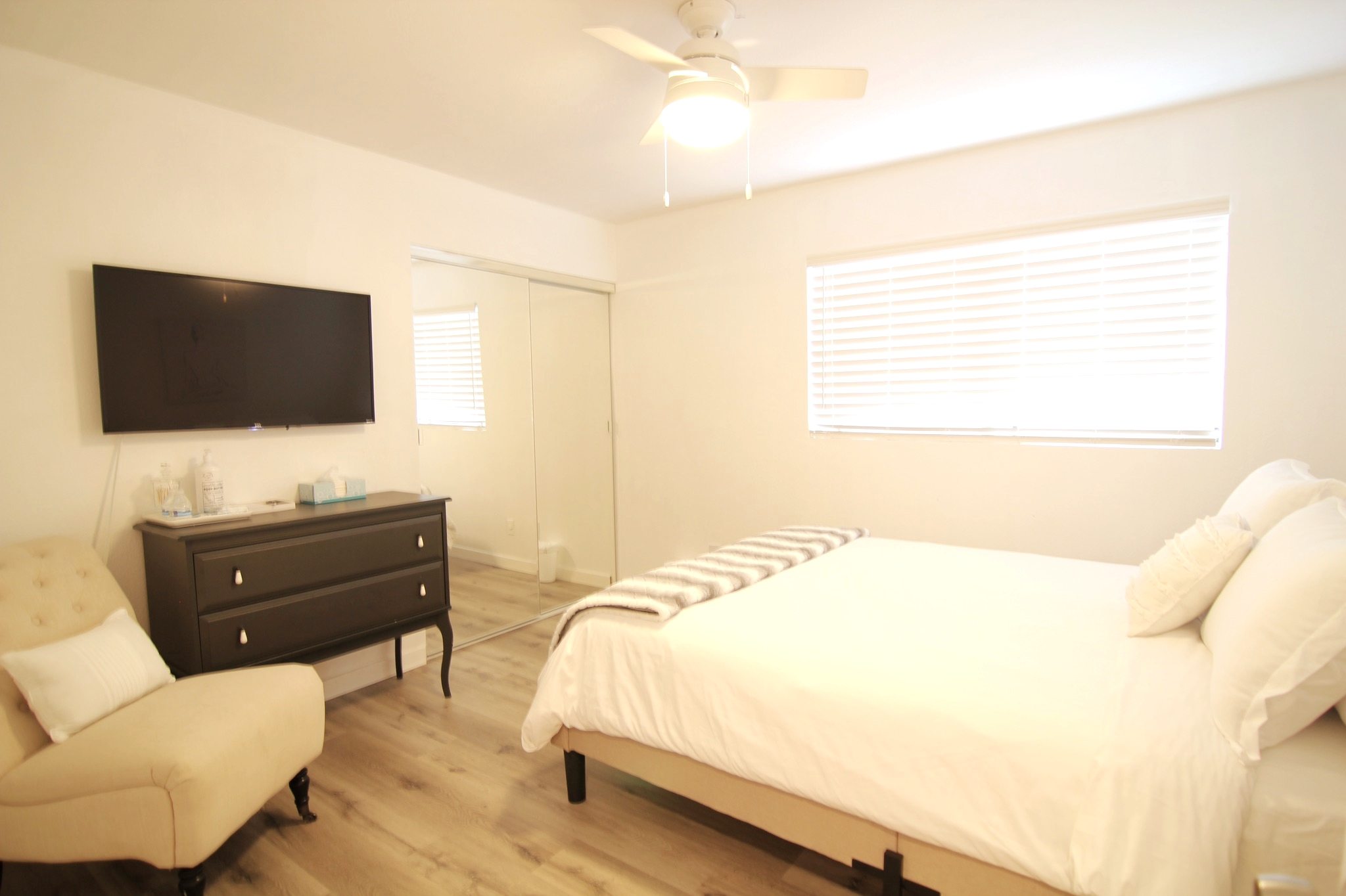 Contemporary Private Room near LAX /SoFi Stadium