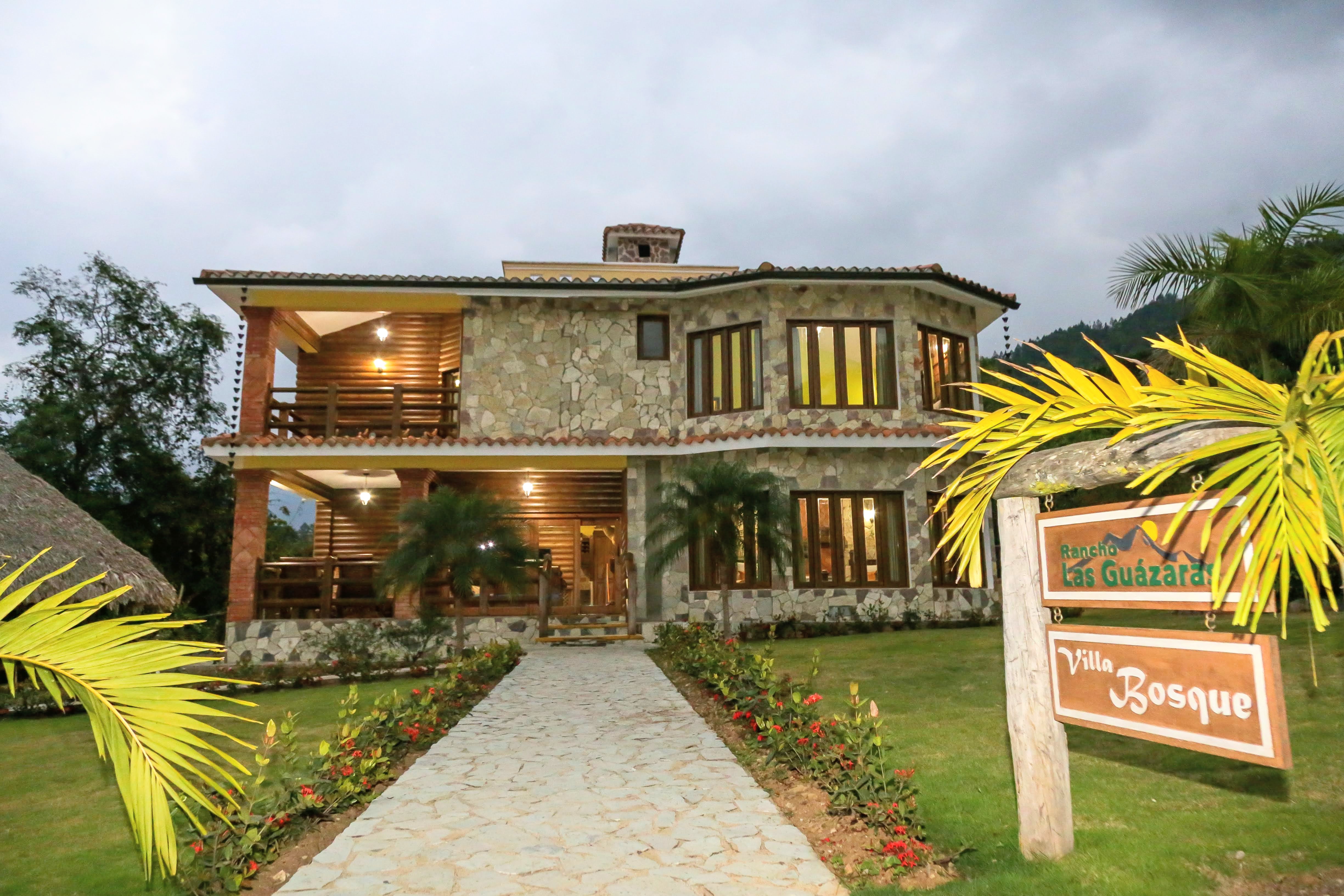 Villa Bosque Jarabacoa RD Rancho Las Guazaras DR Cabins for Rent in