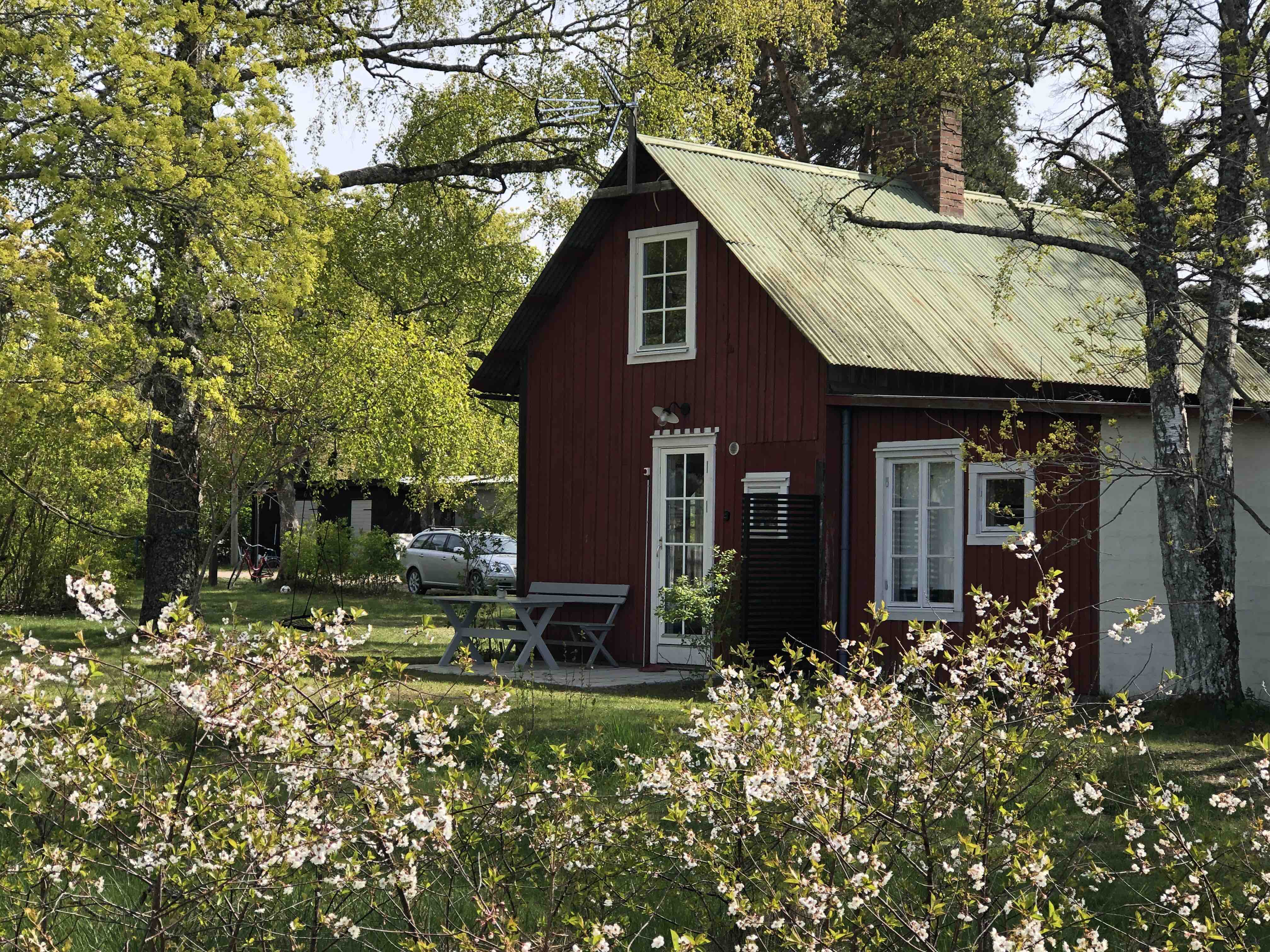 Charming small apartment in garden house! Cottages for Rent in Visby
