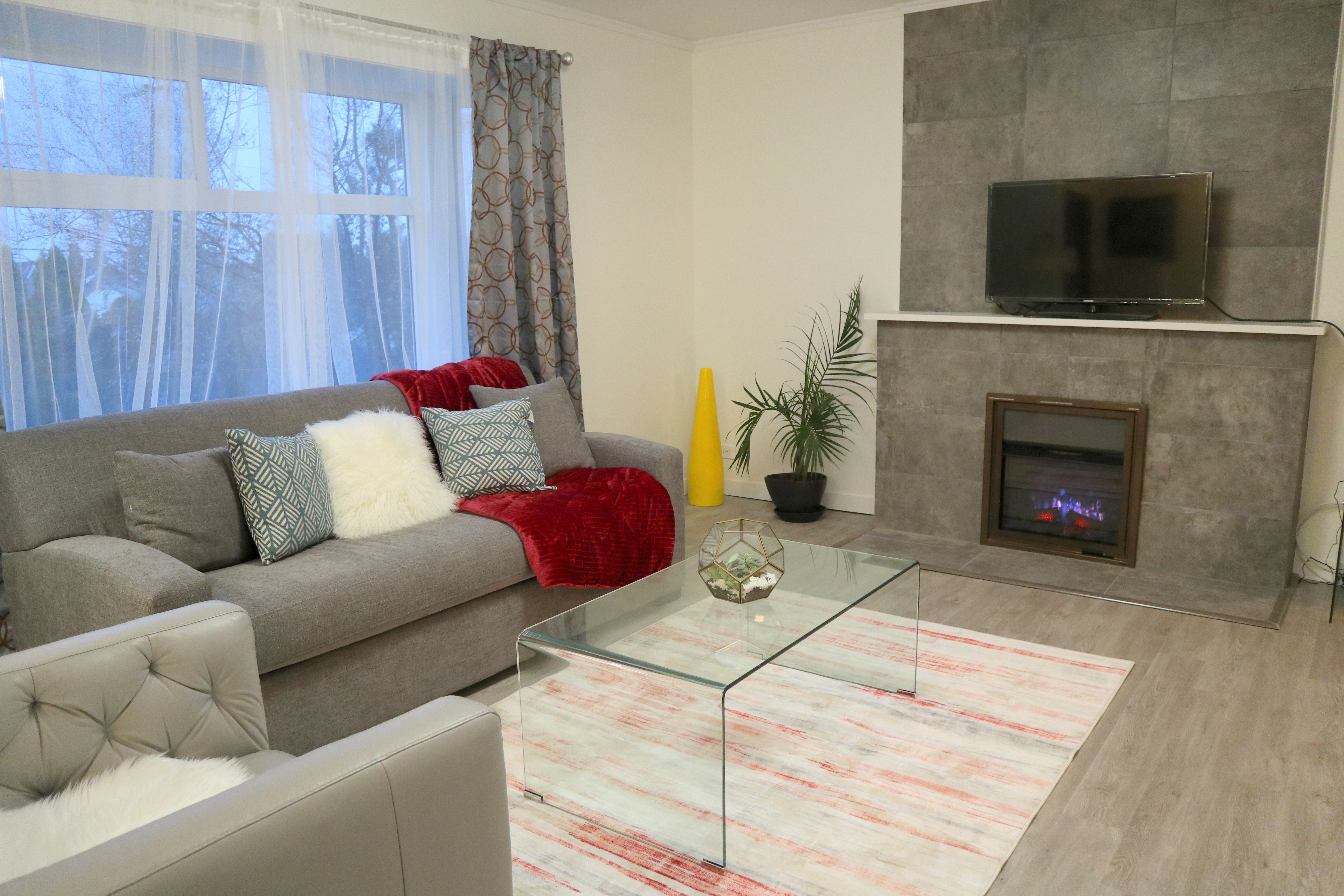 Spacious Living at Queen Elizabeth \Oakridge Park