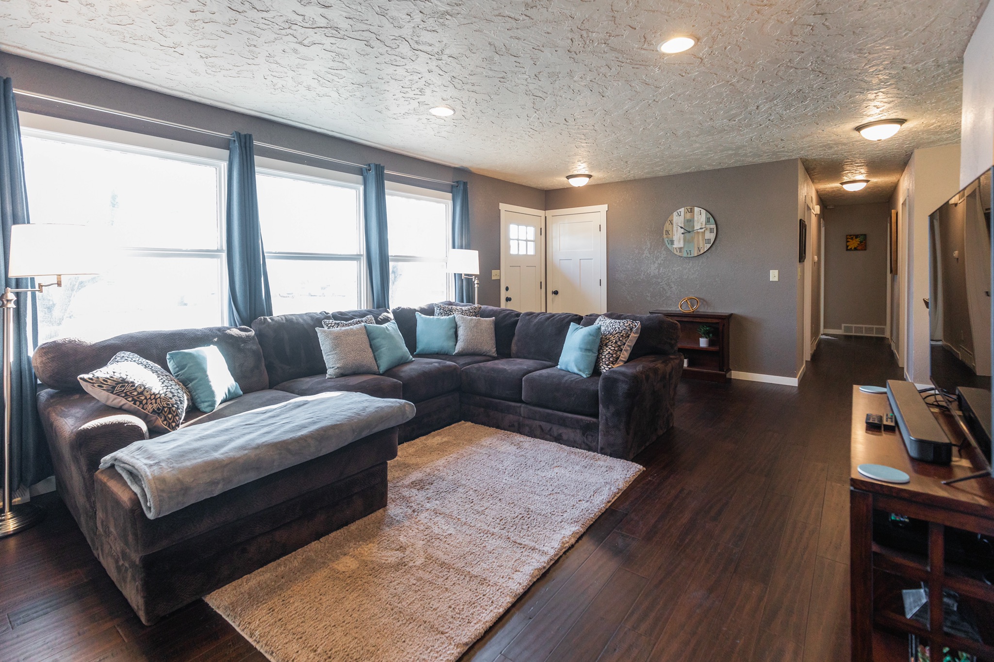 Beautiful Family Home Perfect for Large Groups! Houses for Rent in