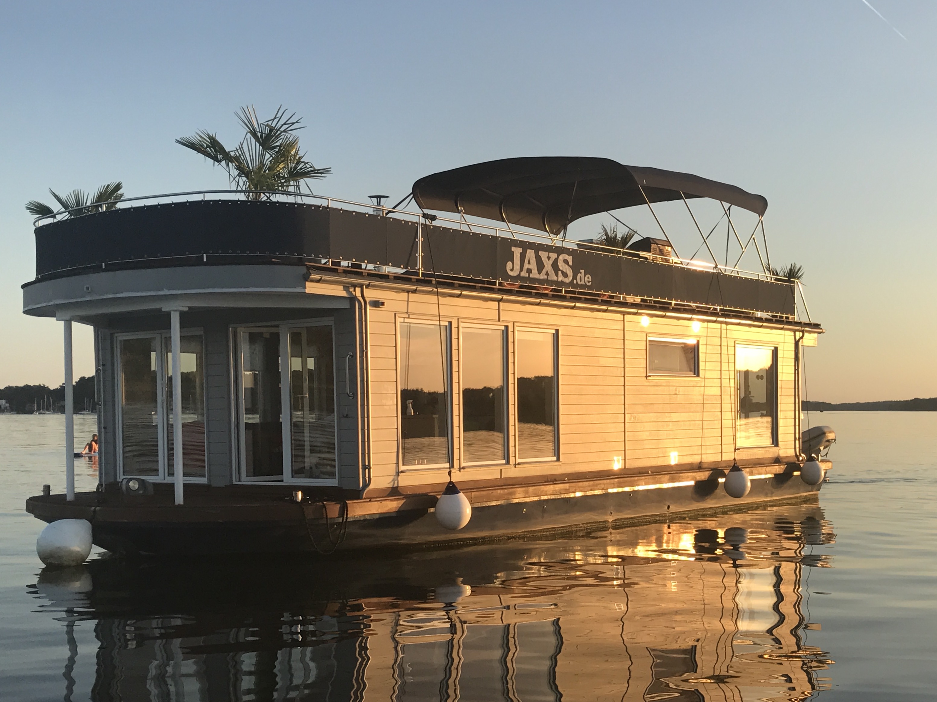 HouseboatdeLuxe in the middle of Berlin Airbnb