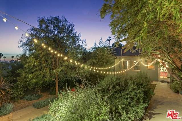 Charming sun-filled guest house