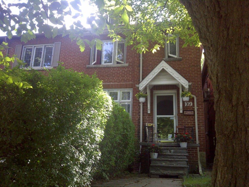 LARGE HOUSE IN TORONTO in High Park-Swansea, Toronto
