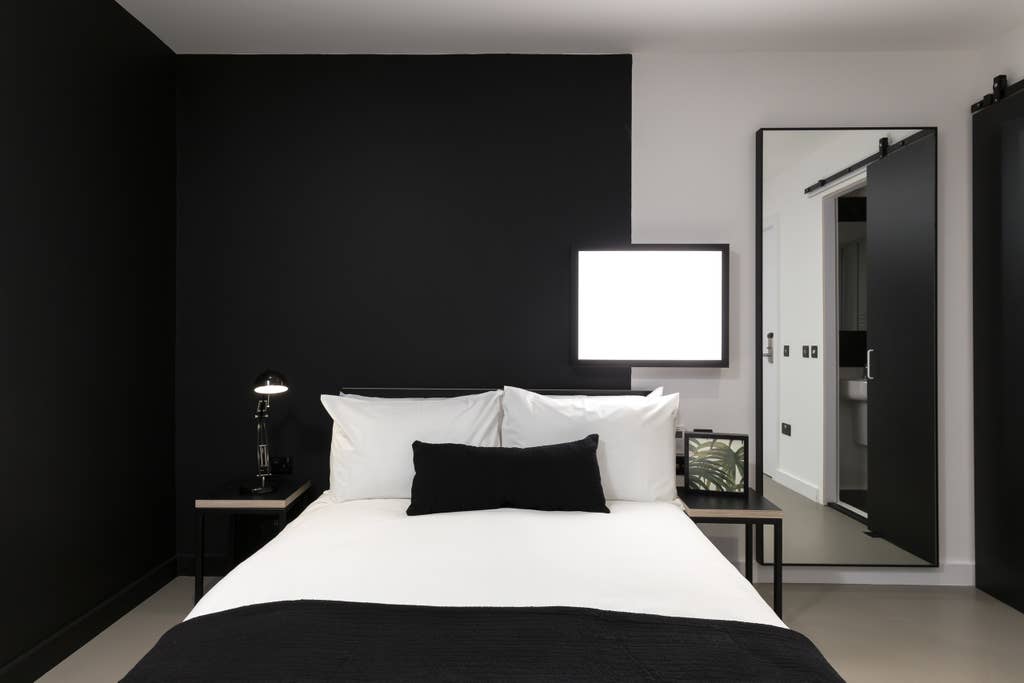 Private double room with en suite facilities
