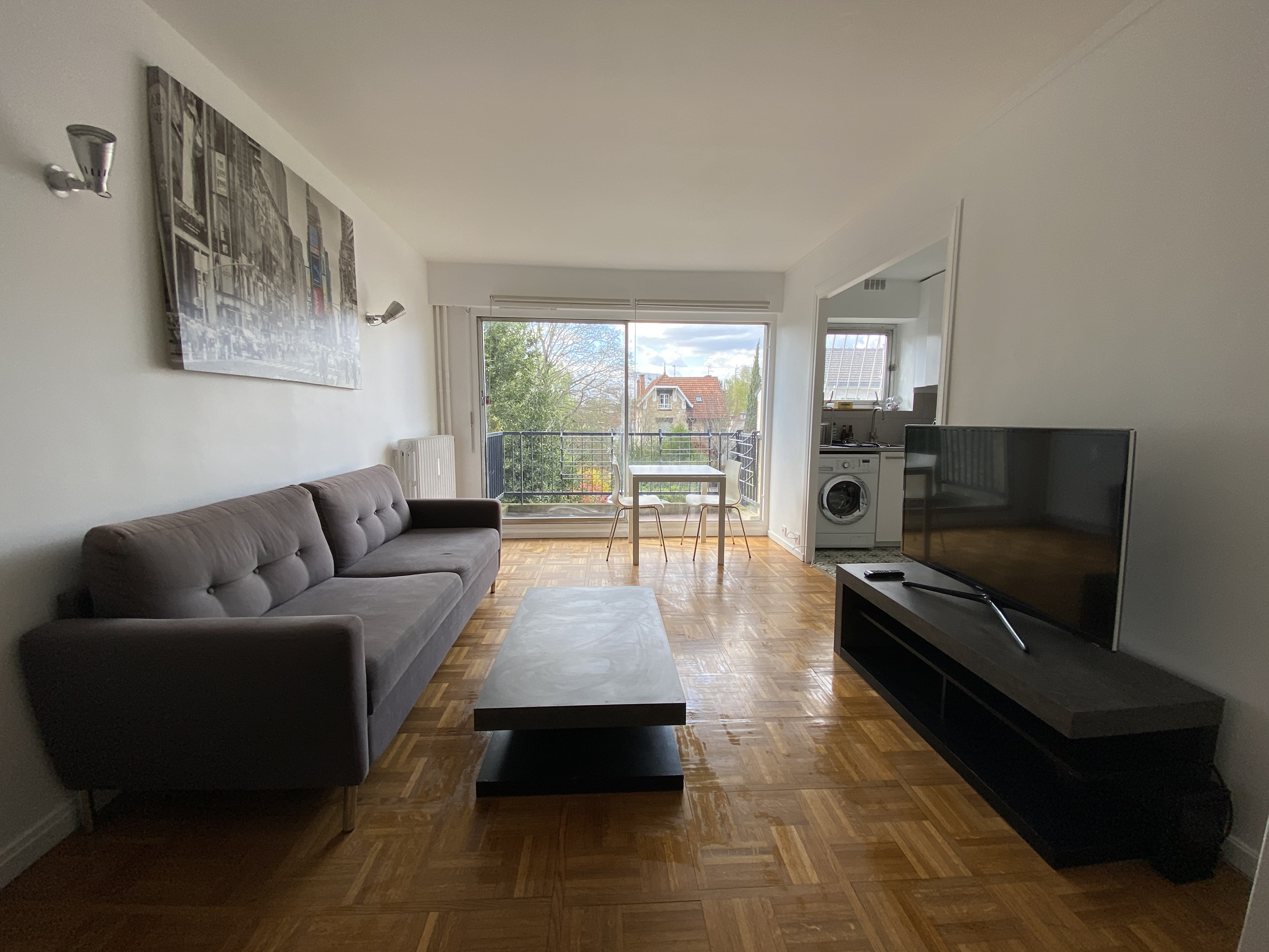 Spacious comfortable studio- 20 min from Paris