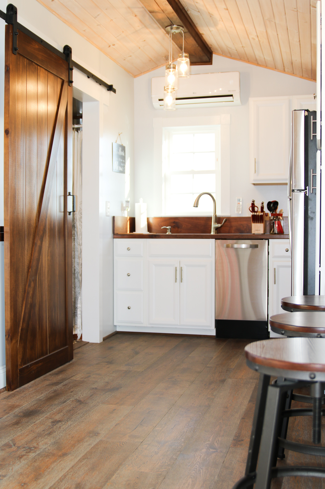 The Cardinal Cottage Beautiful Mountain Views Tiny houses for Rent