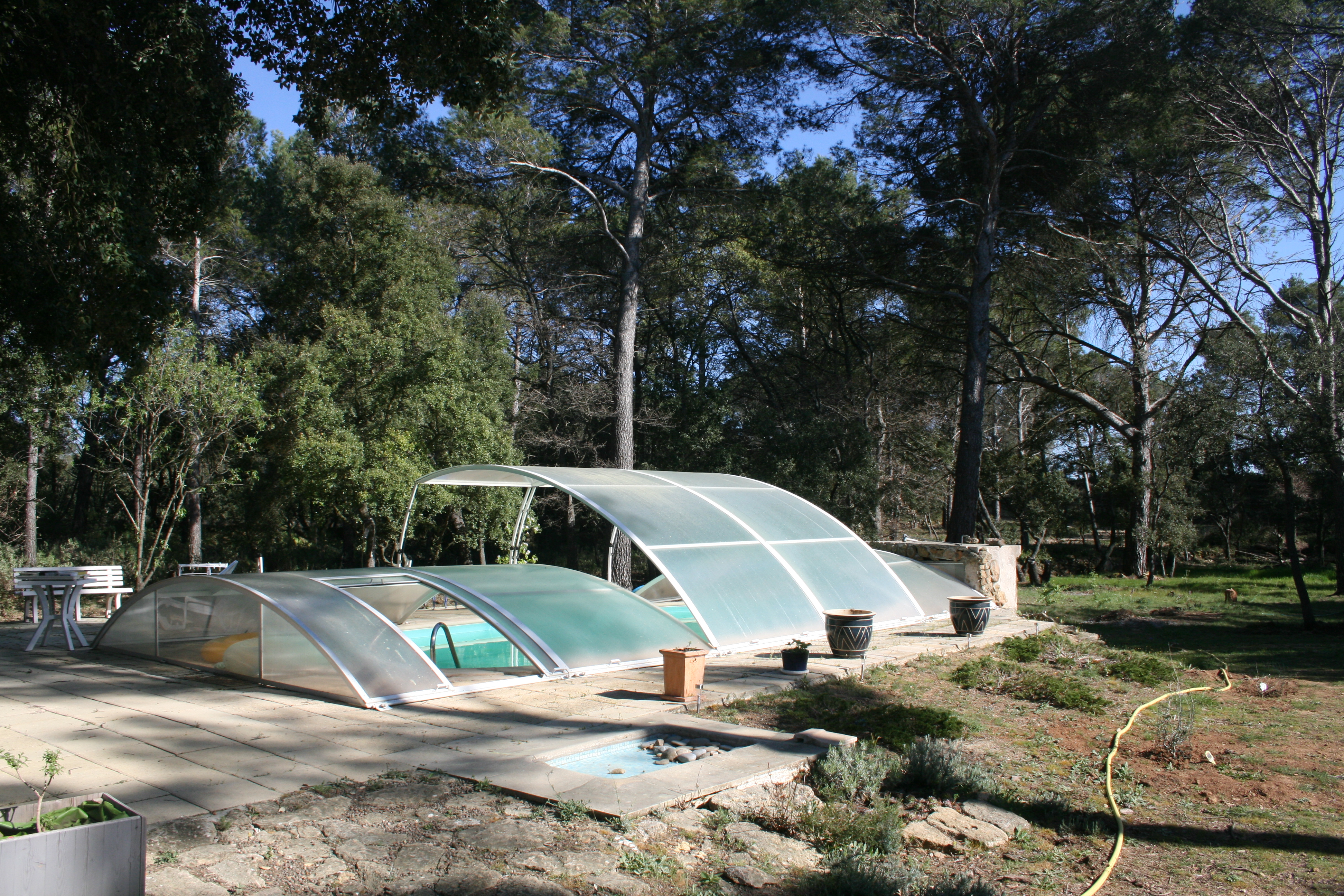 Studio, in the forest of Cairo Val, in Pays d 'Aix