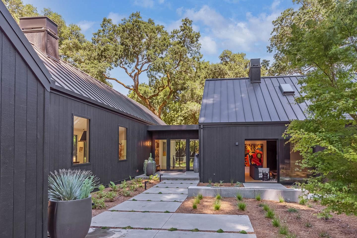 Gorgeous designer house in a zen setting - Häuser zur ...