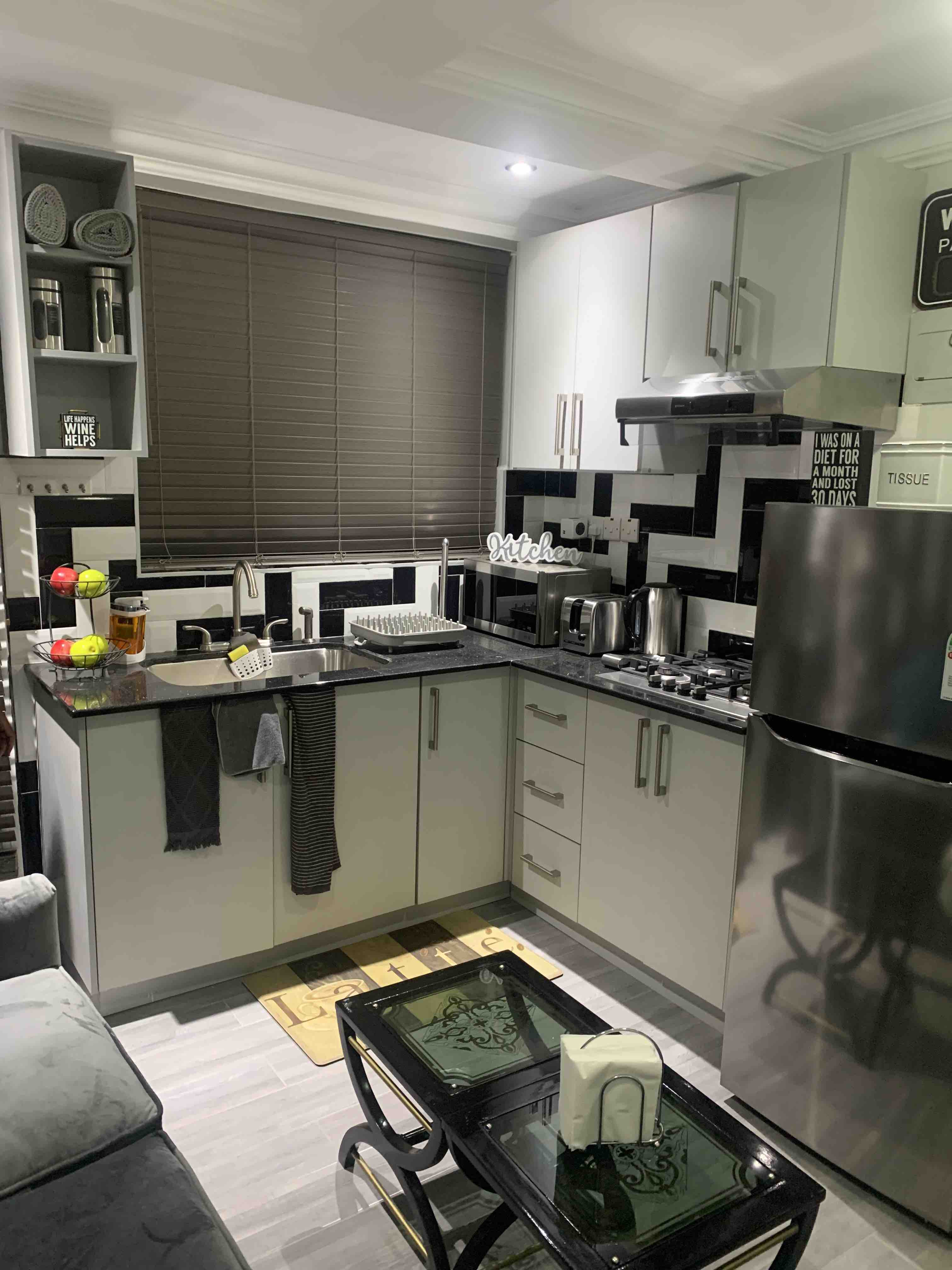 High end,top tier and serene studio/1 bedroom. in Kilimani, Nairobi
