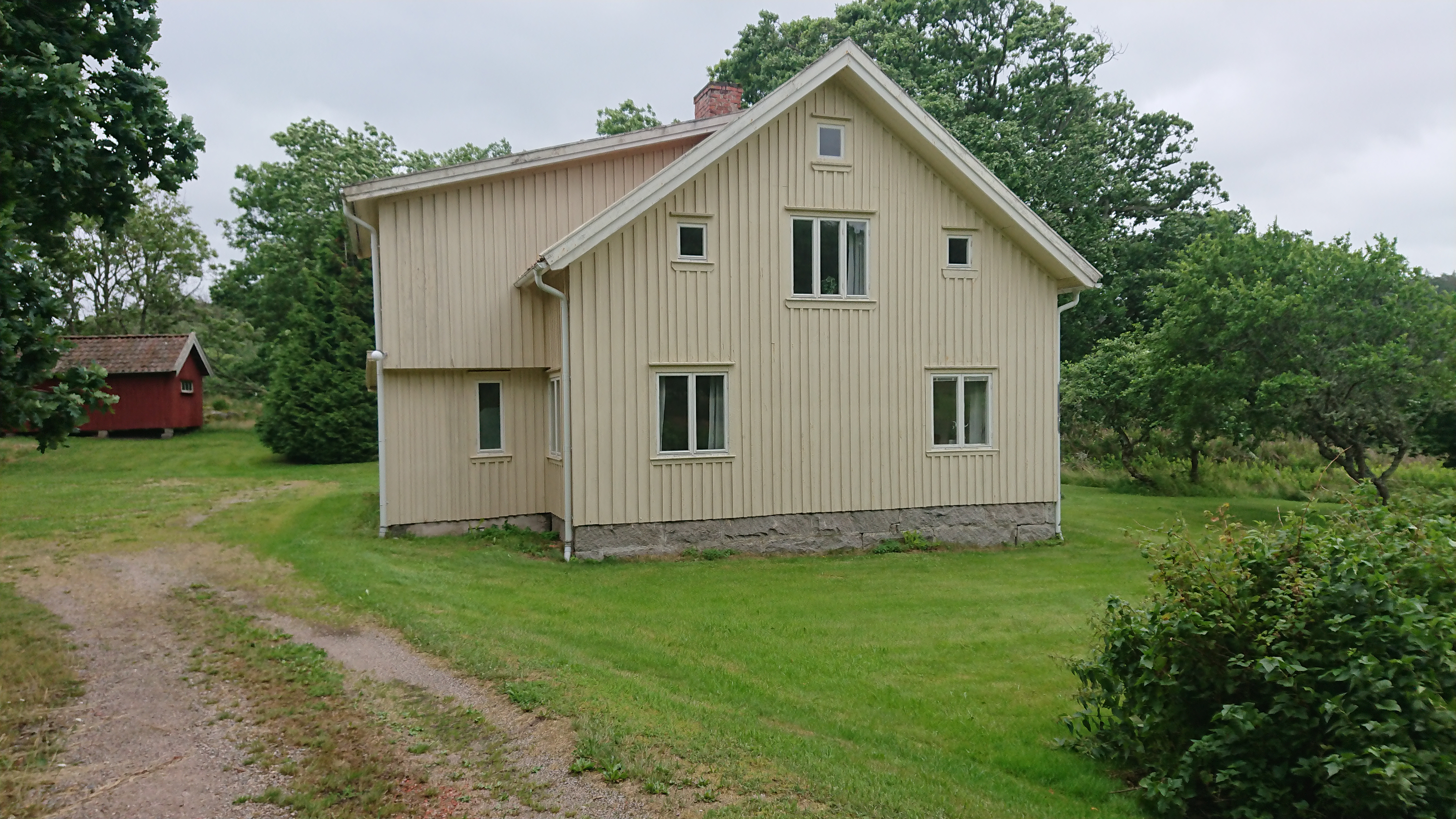 Cozy cottage near the sea at Sannäs