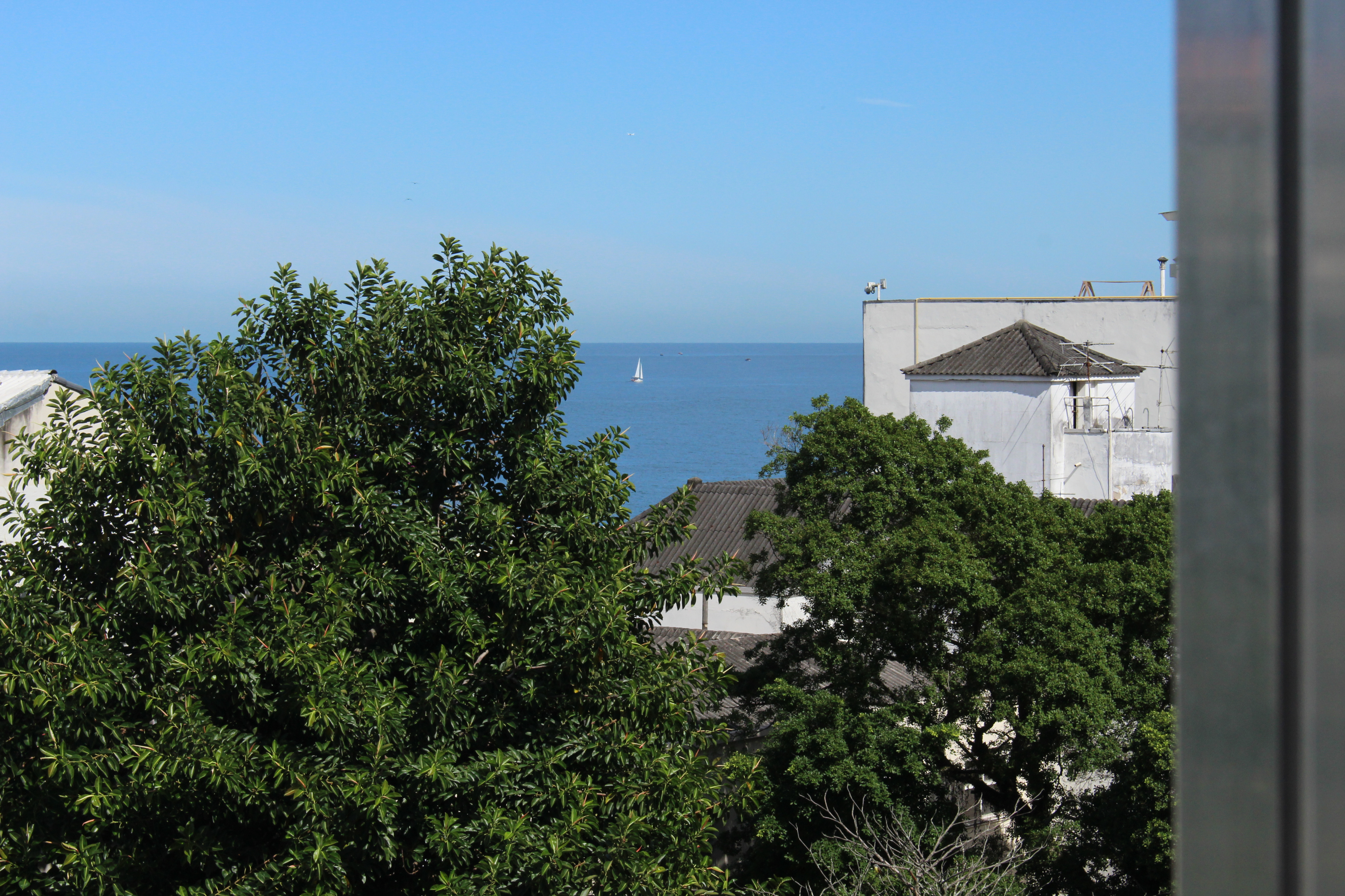 Lovely studio, partial sea view, 2 min to beach!