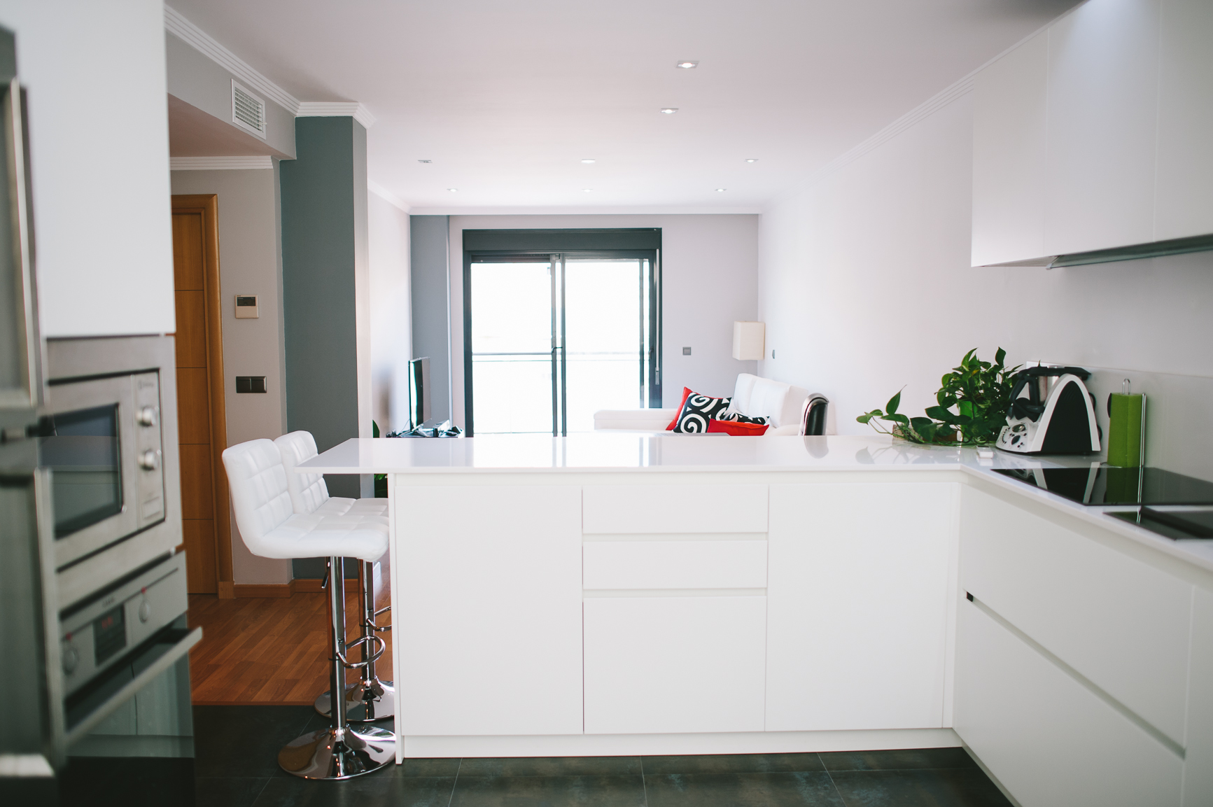 Designer Apartment with Pool / 3min BEACH in Carretera de Cadiz, Malaga