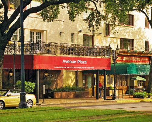 New Orleans - Studio, Avenue Plaza in Central City, New Orleans