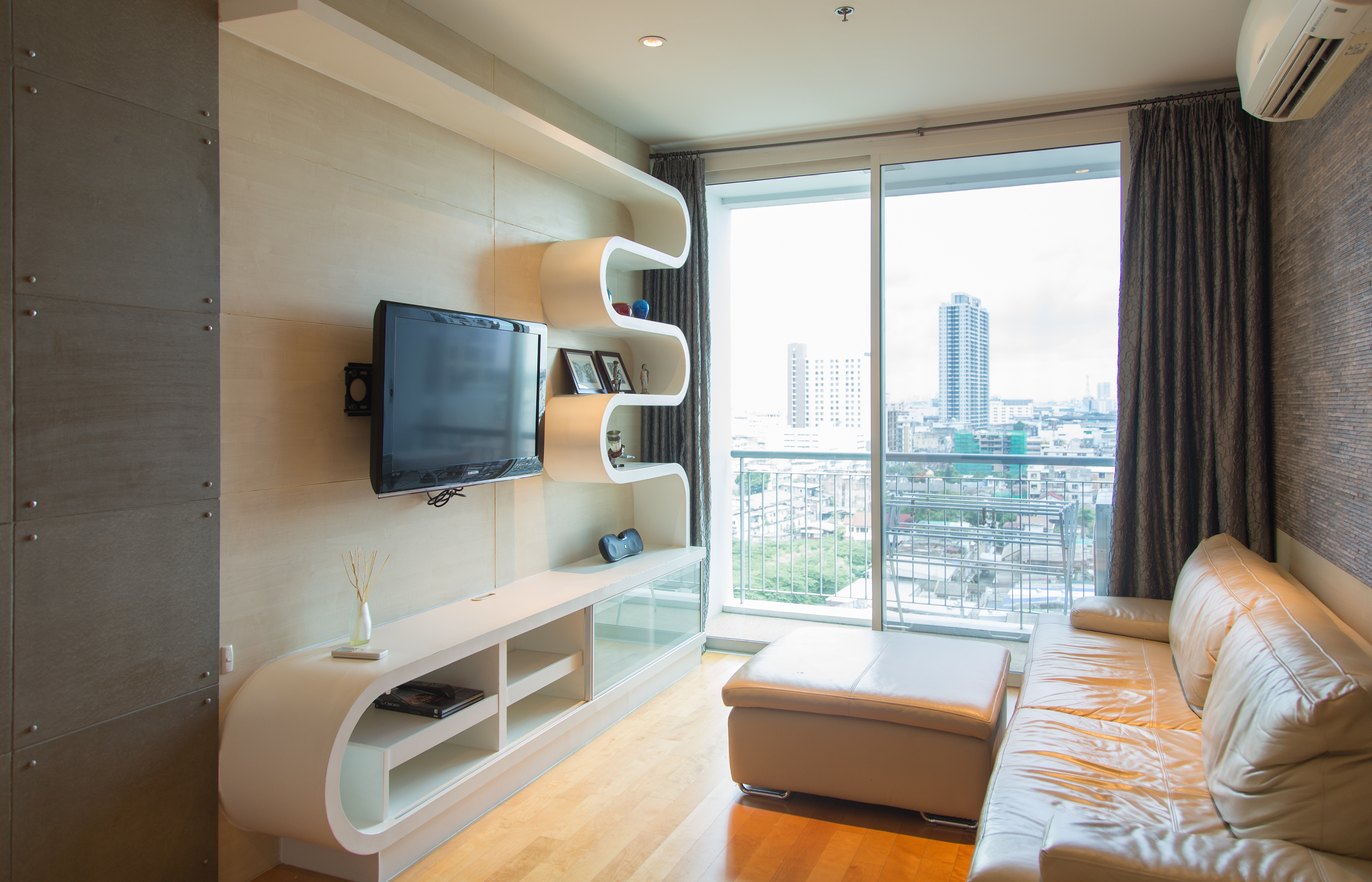1 BR condominium center BKK +NETFLIX+55SQM in Ratchathewi, Bangkok