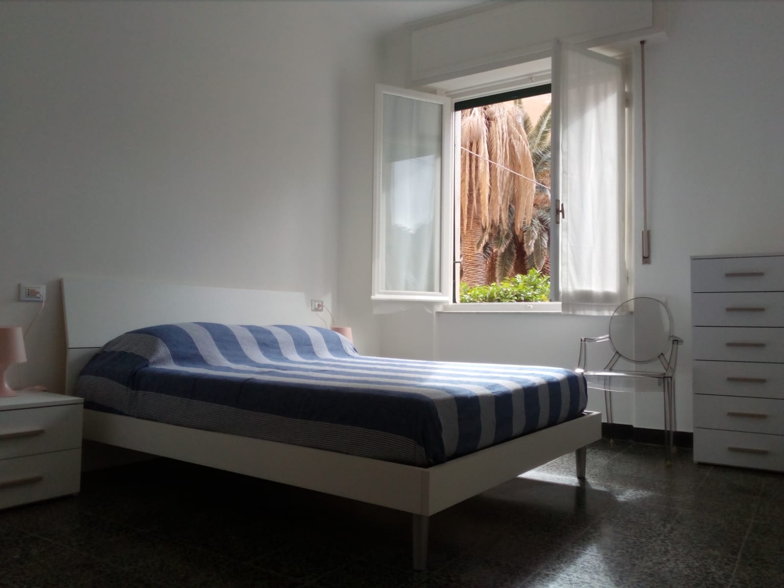 NUR WENIGE SCHRITTE VON DER STRANDWOHNUNG+KLEINER GARTEN